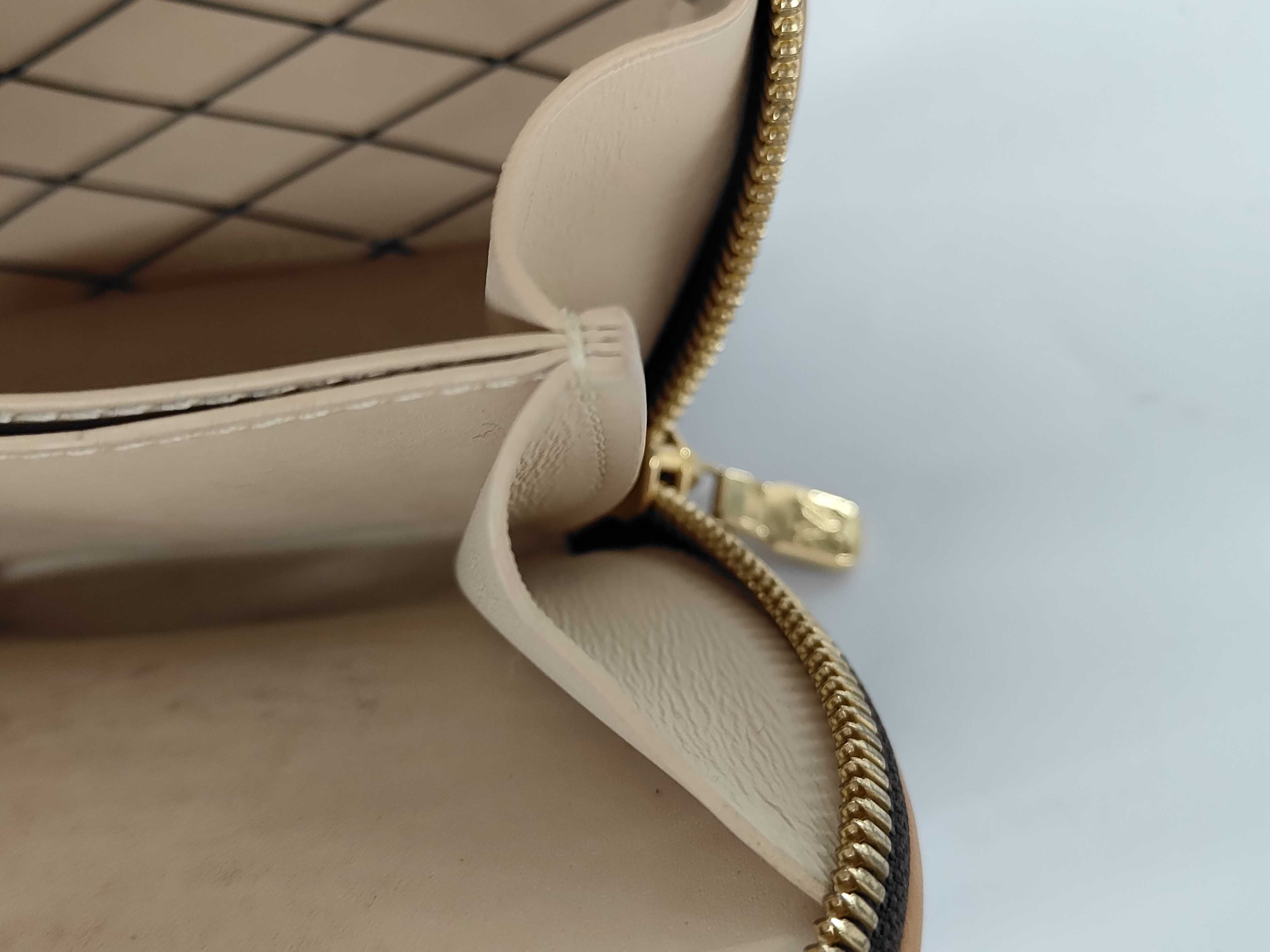 Monogram LV M44699 Mini Poîte Shoulder Bag — view 6