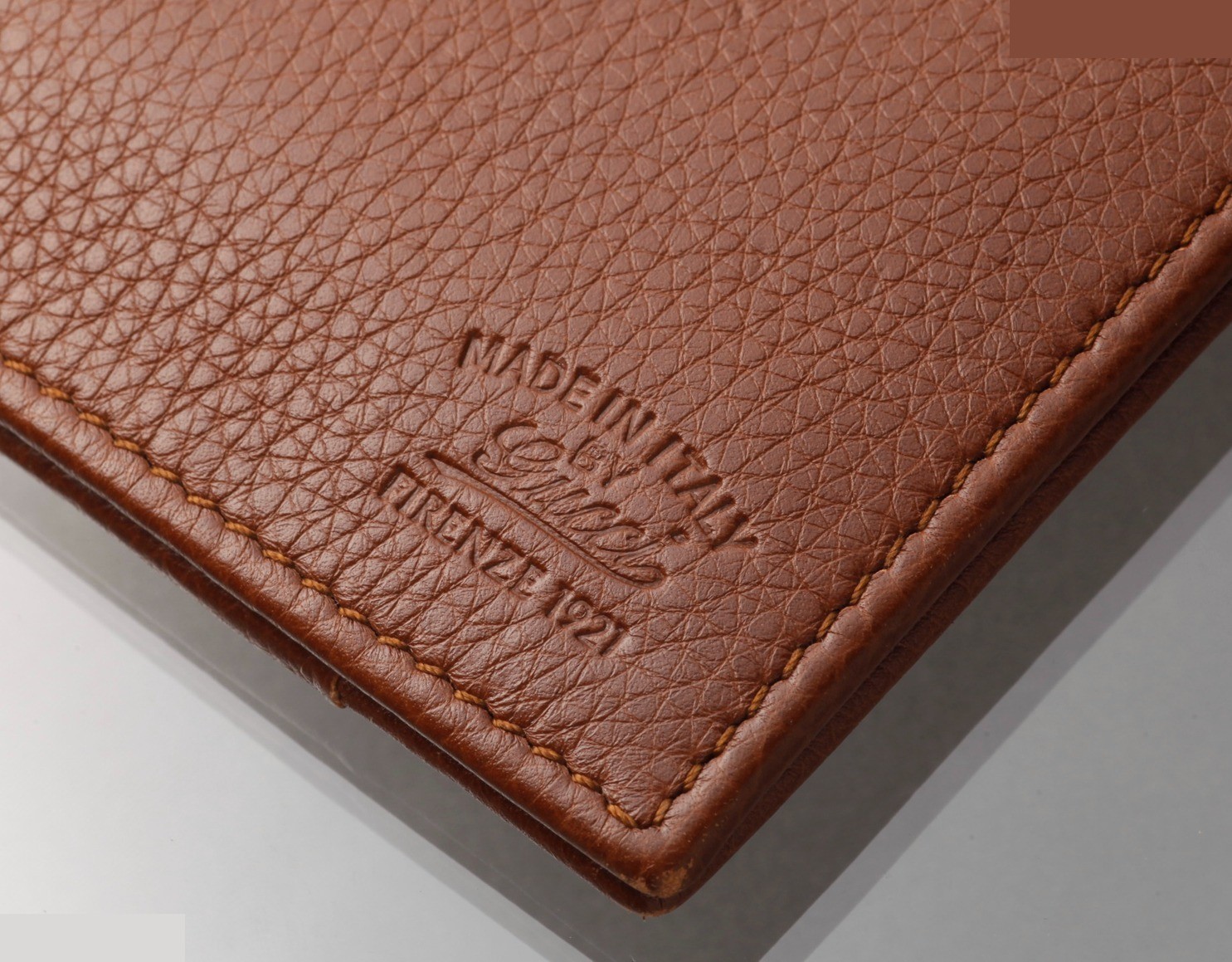 Old Gucci travel case — view 4