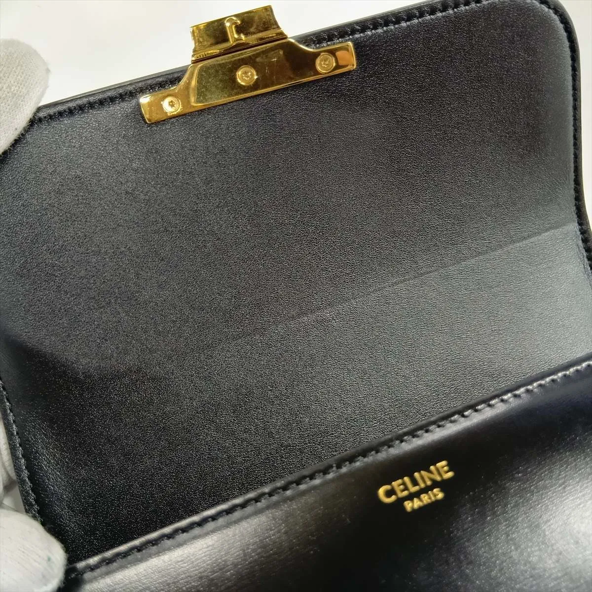 Triomphe Classic Leather Shoulder Bag, Black — view 13