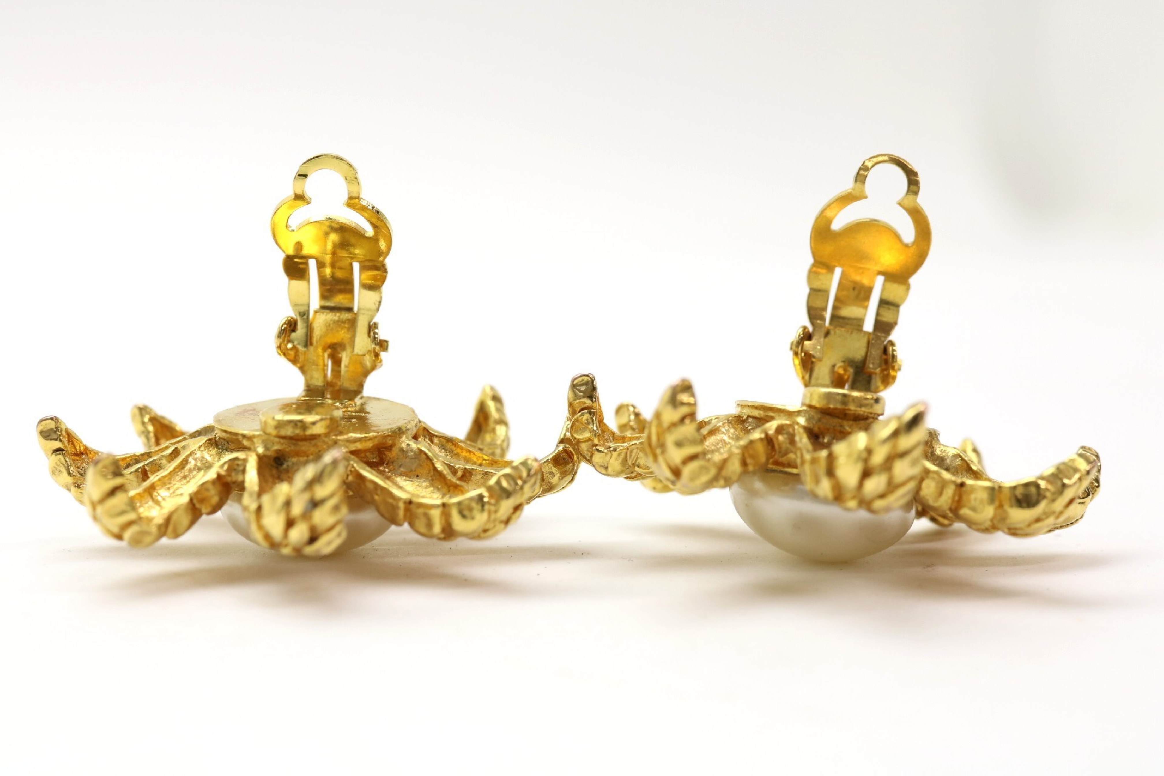 Pearl Vintage Flower Earrings, Size 29 — view 3
