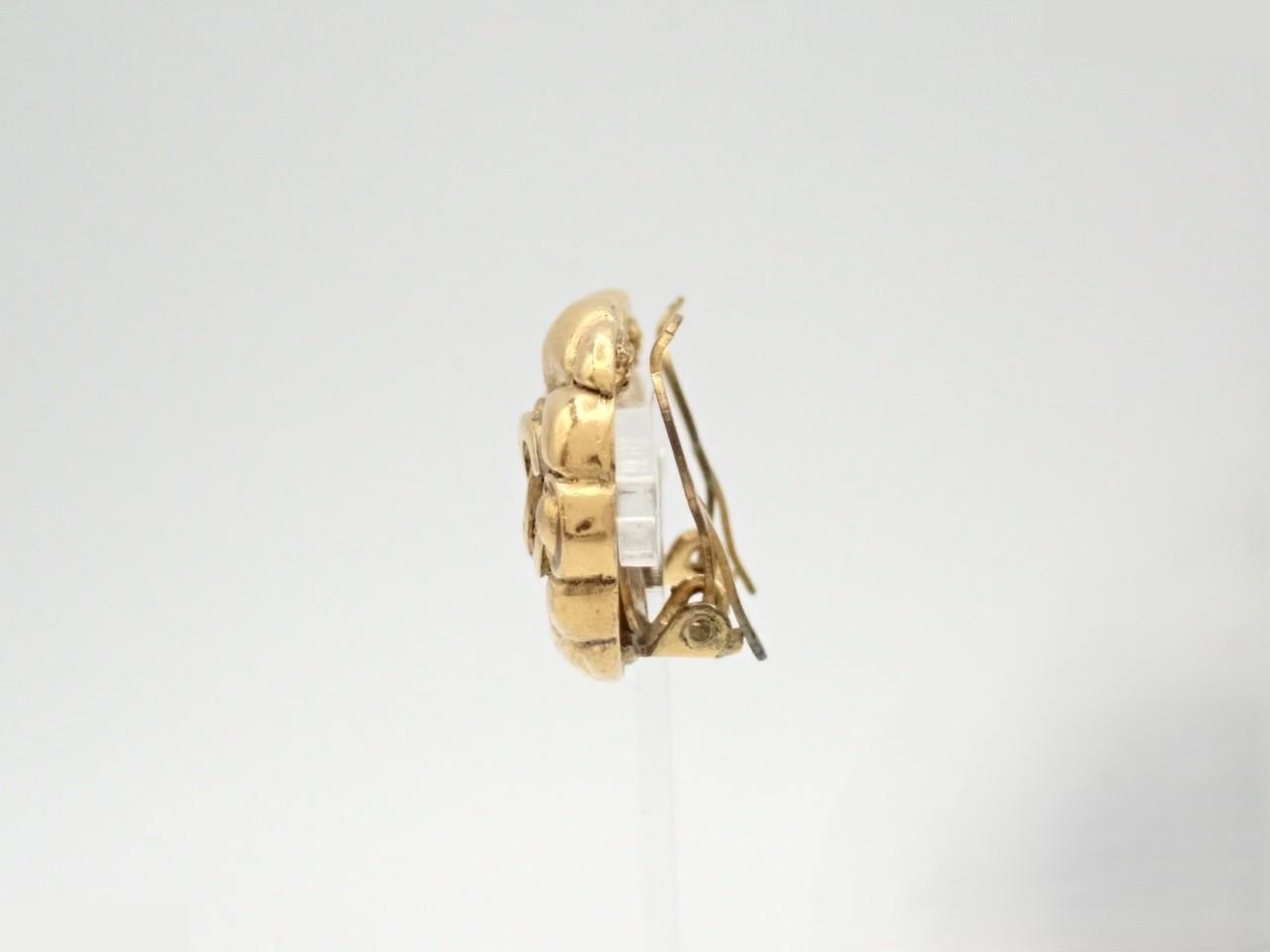 23. Earrings — view 3