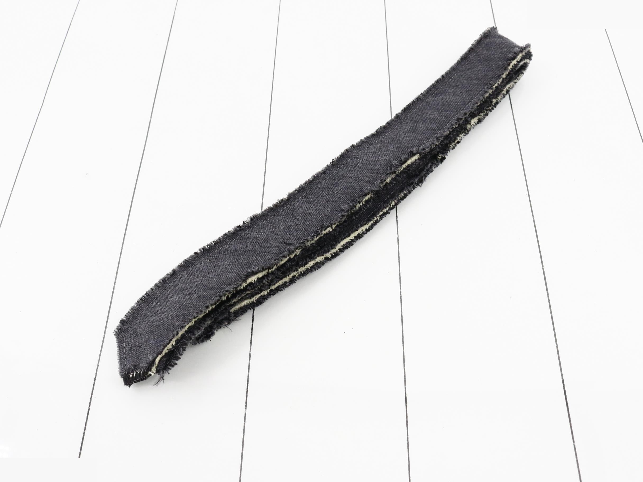 tie, gray