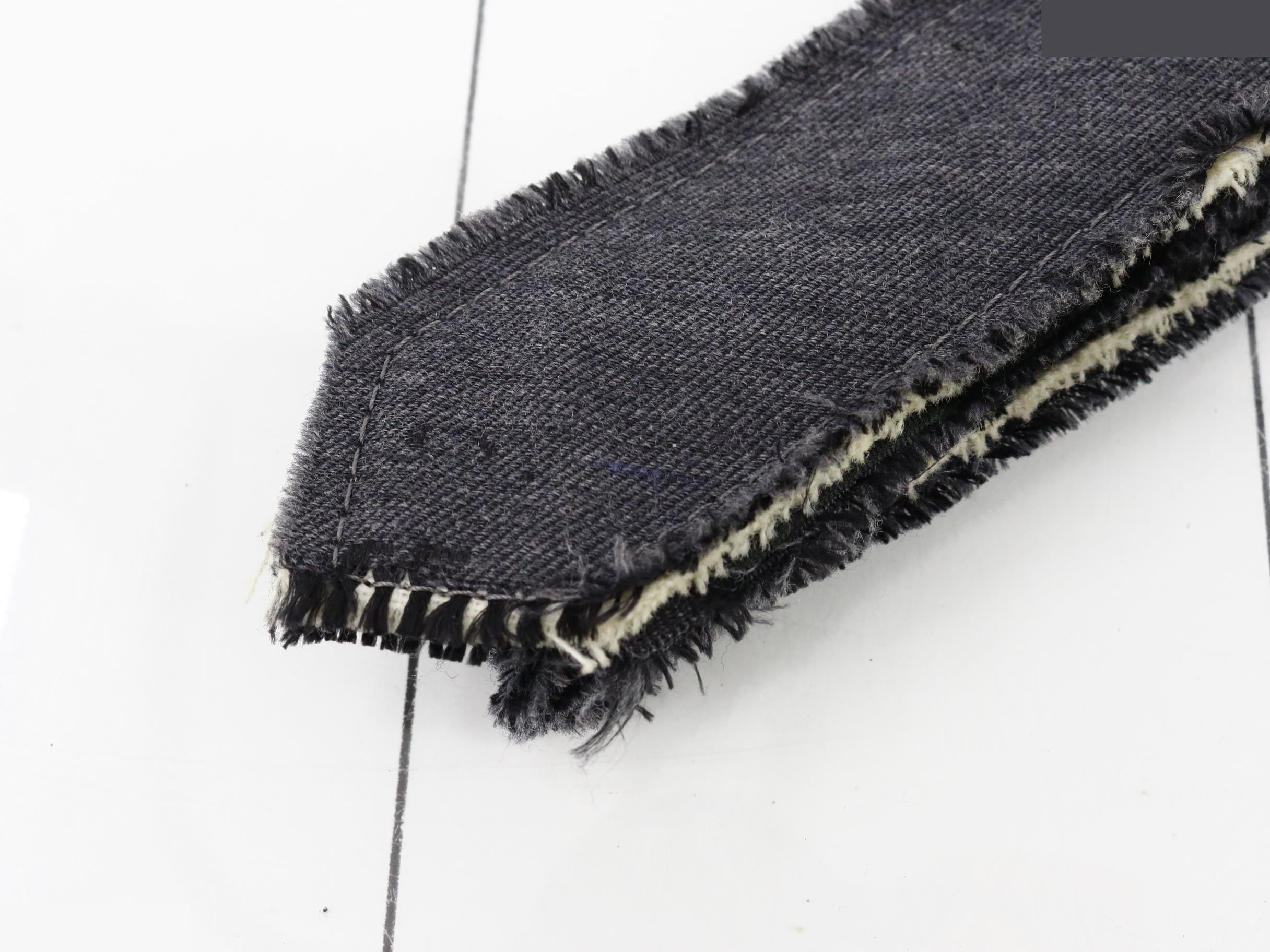 tie, gray — view 3