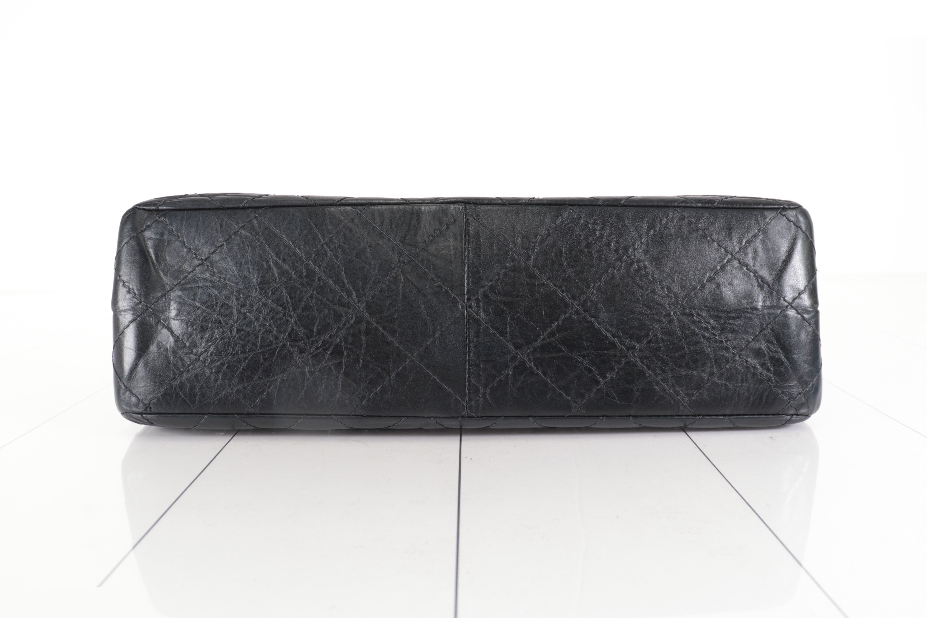Double flap, calfskin, 2.55 chain shoulder bag, silver hardware, serial number 20s. — view 8