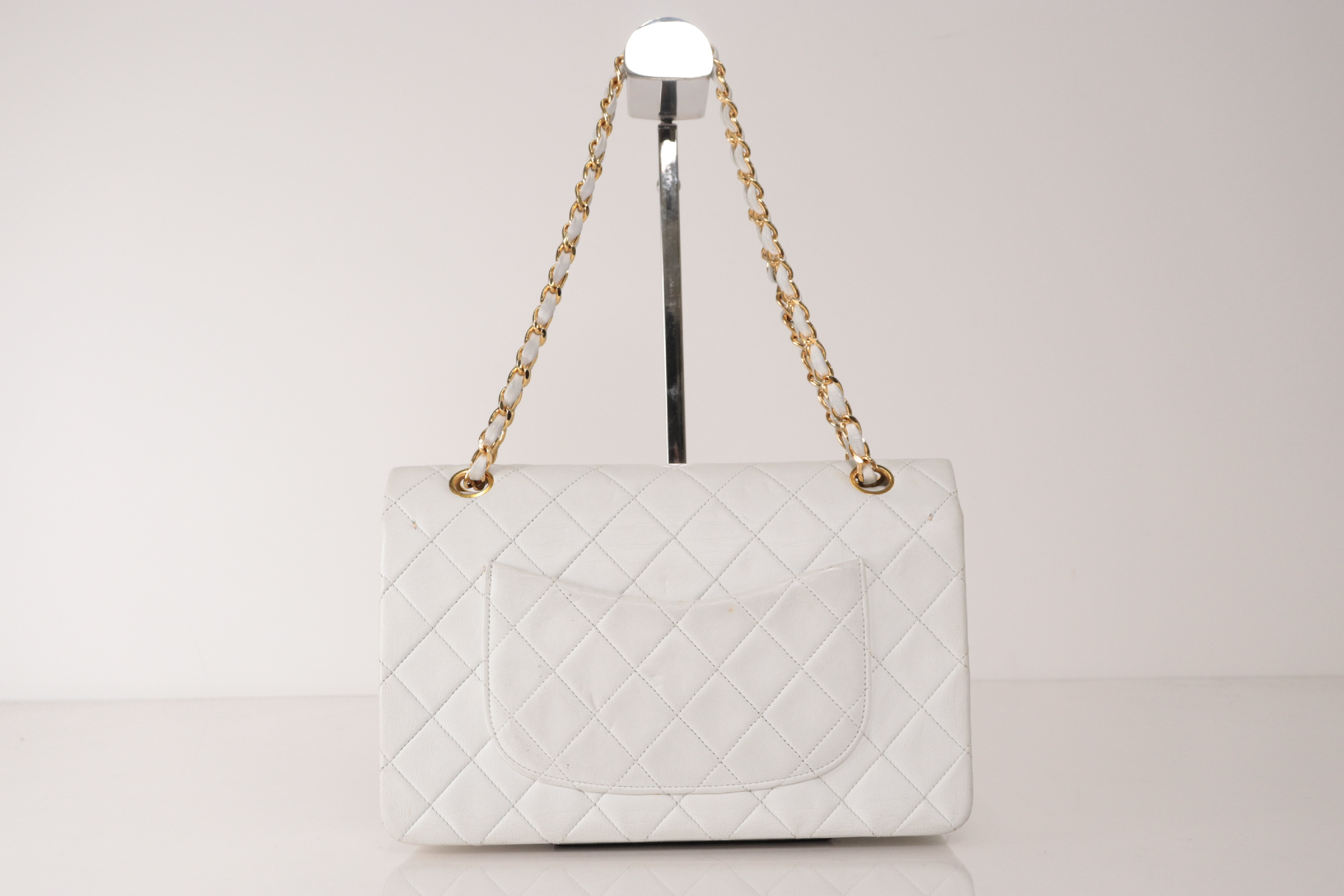 W-Flap 25 Lambskin Chain Shoulder Bag, White, Serial Number 0 — view 3