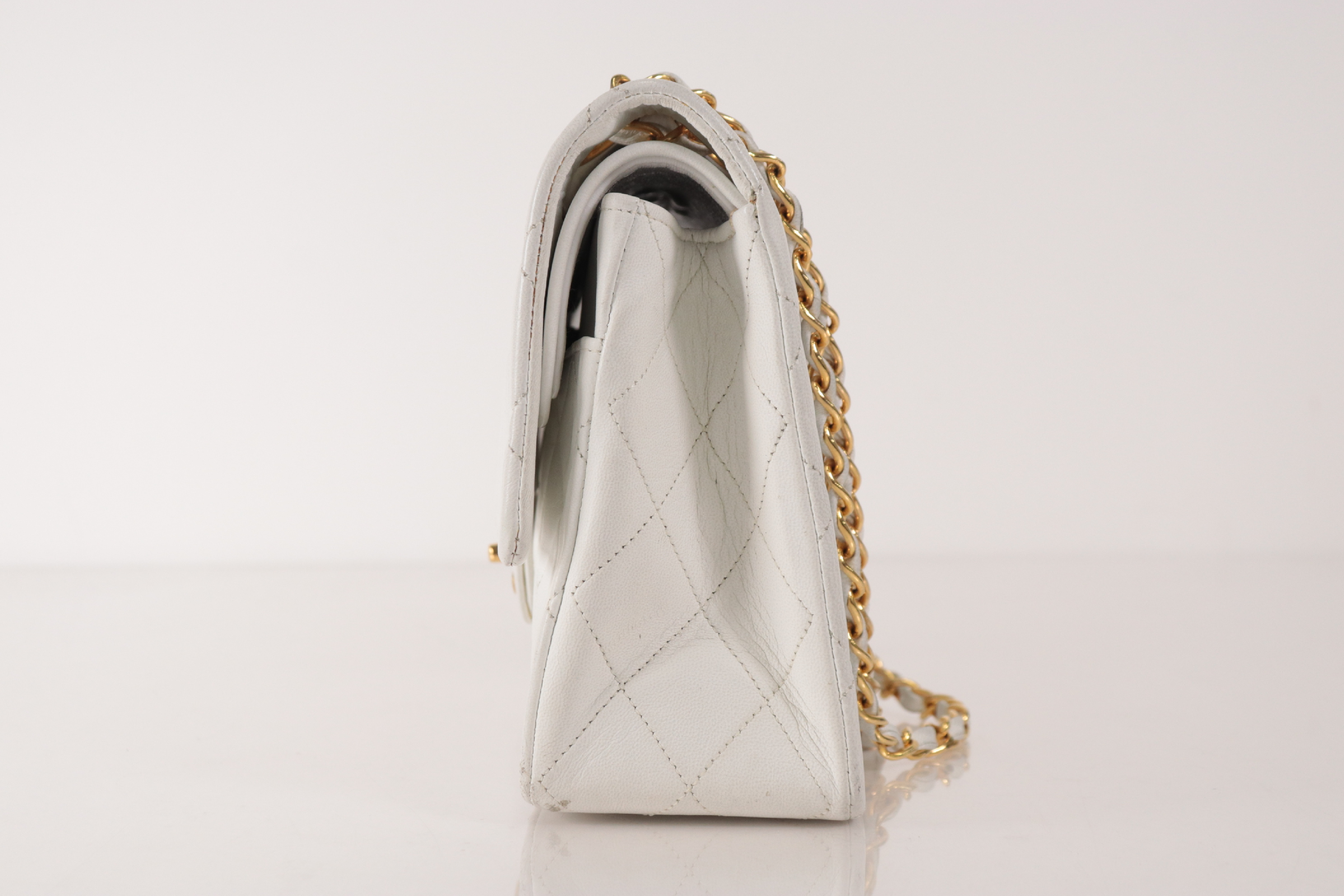 W-Flap 25 Lambskin Chain Shoulder Bag, White, Serial Number 0 — view 4