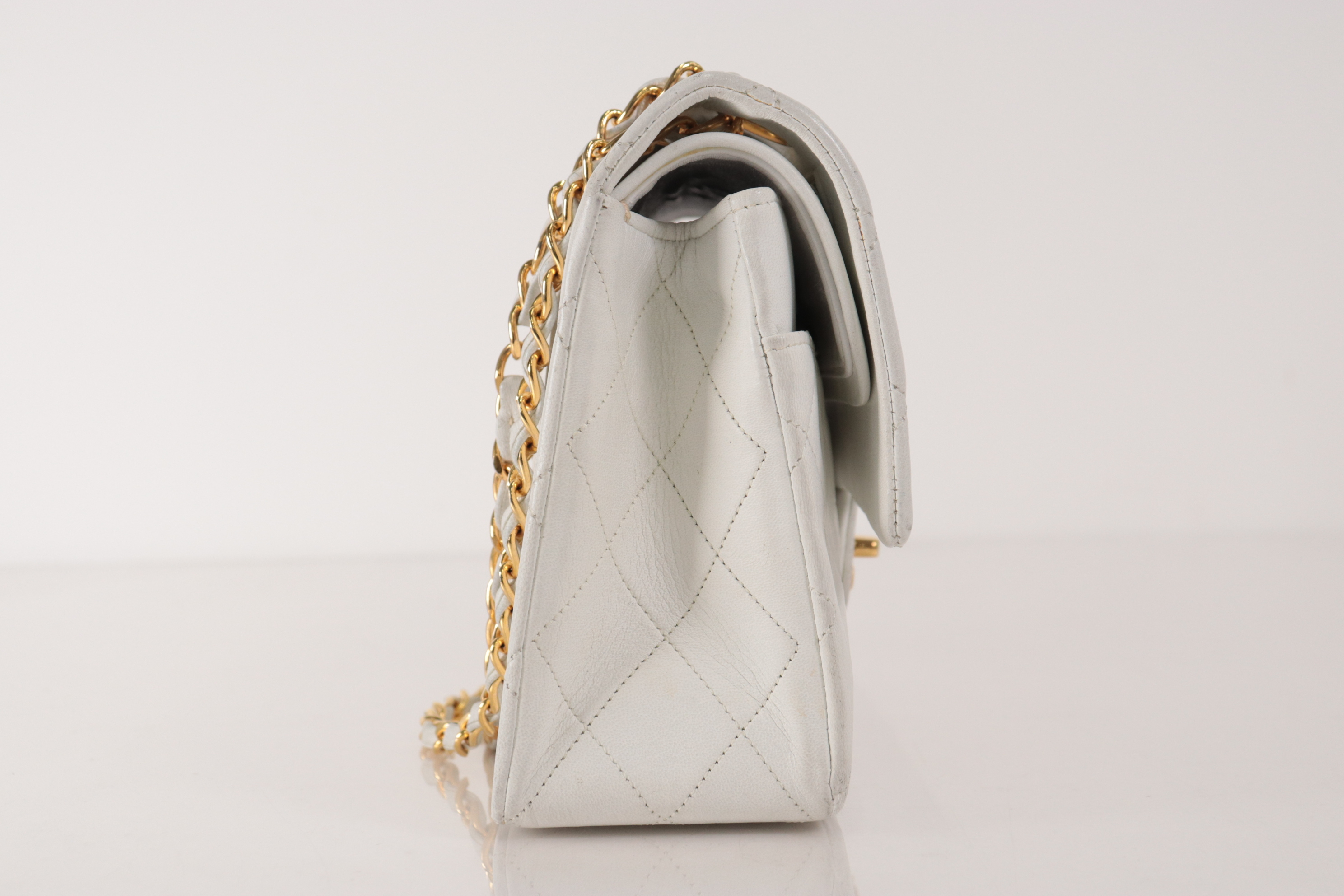 W-Flap 25 Lambskin Chain Shoulder Bag, White, Serial Number 0 — view 5