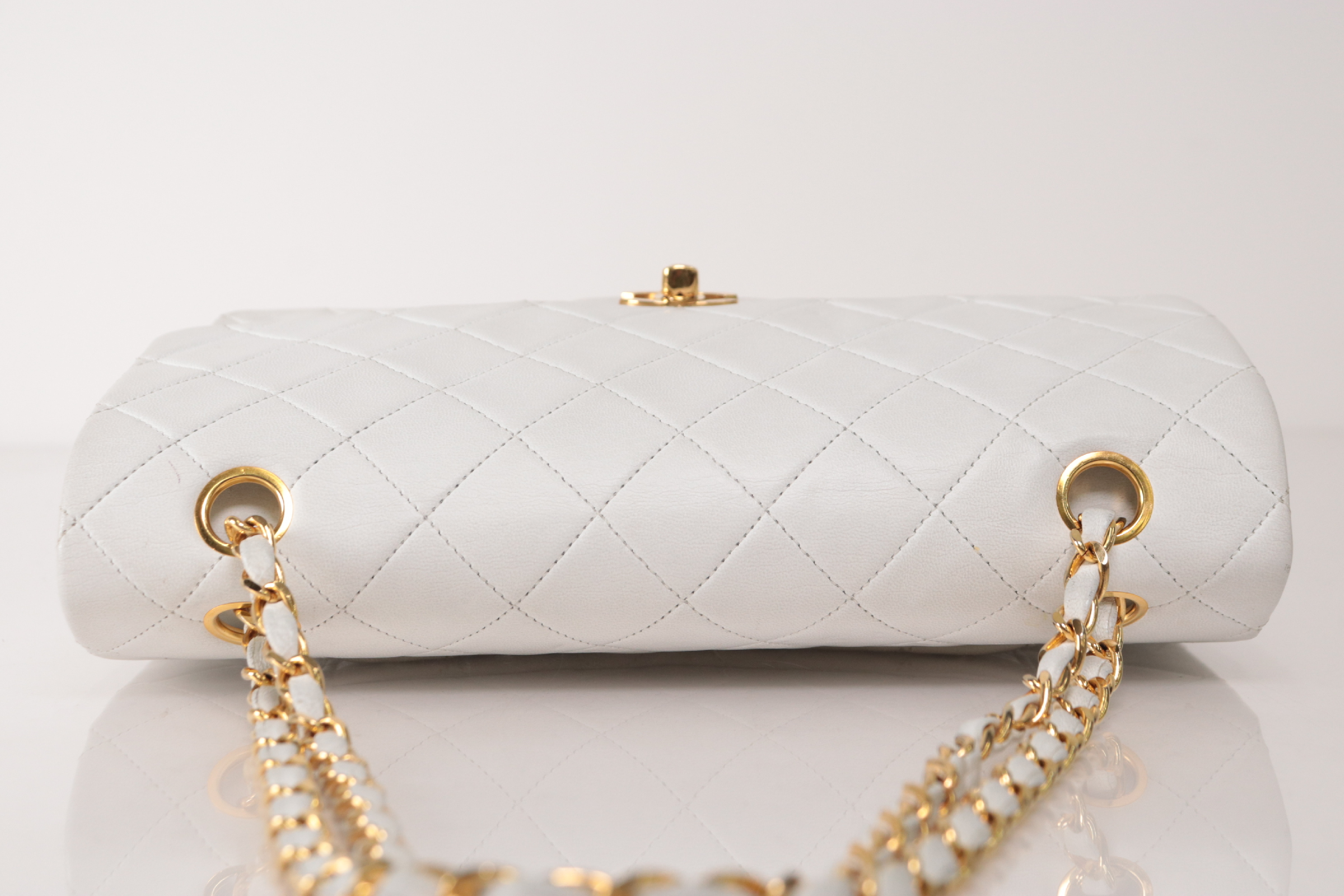 W-Flap 25 Lambskin Chain Shoulder Bag, White, Serial Number 0 — view 6