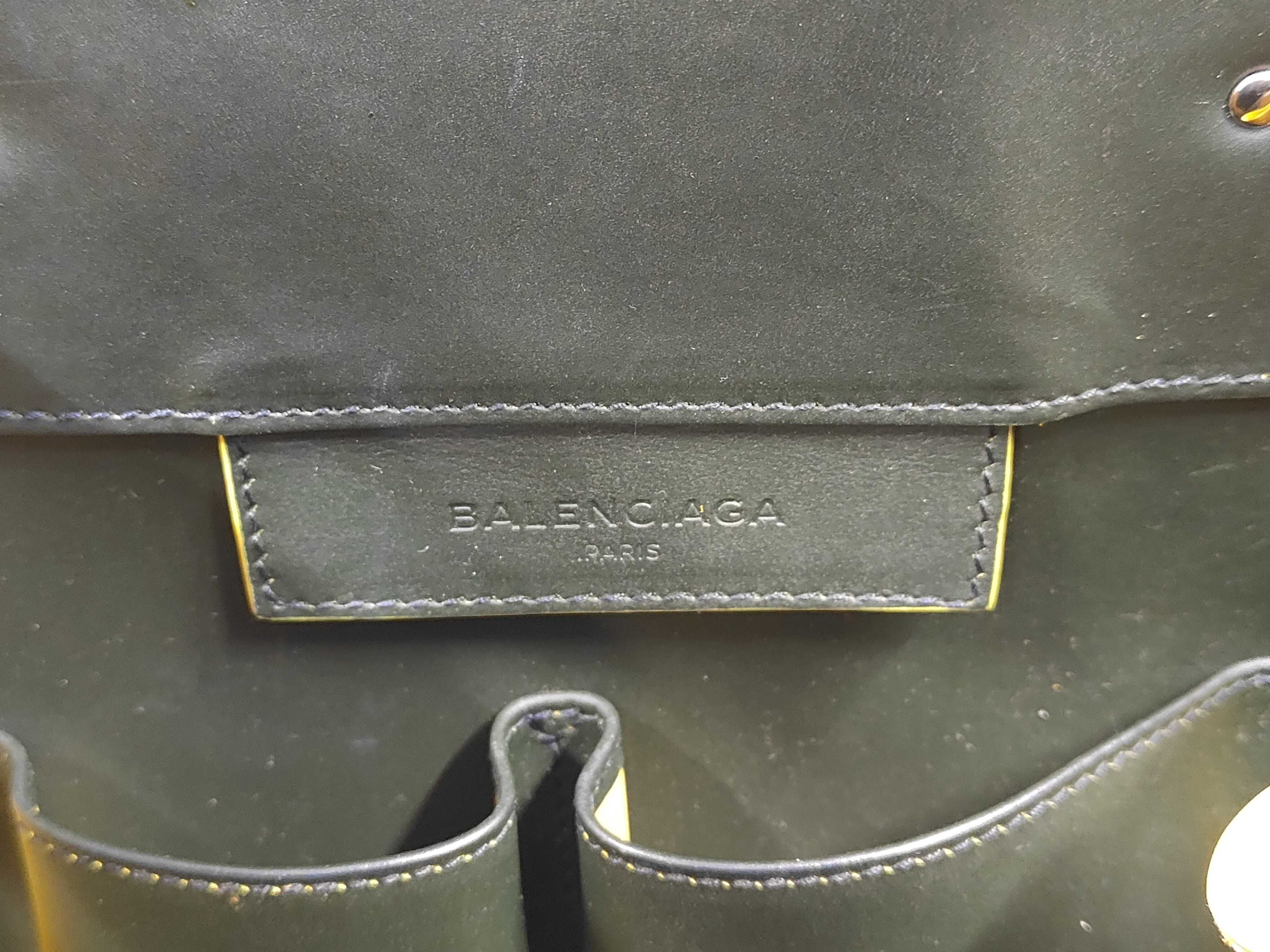 Classic Paper A4 Zip Around Tote Bag — view 10