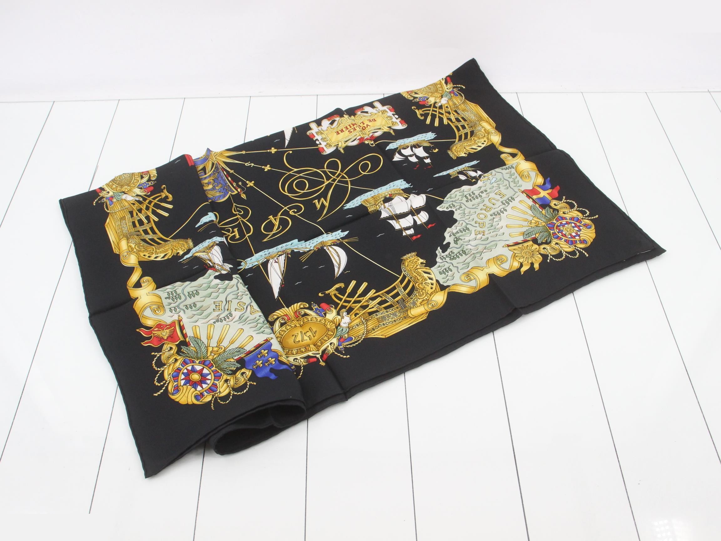 Scarf with tag — view 3