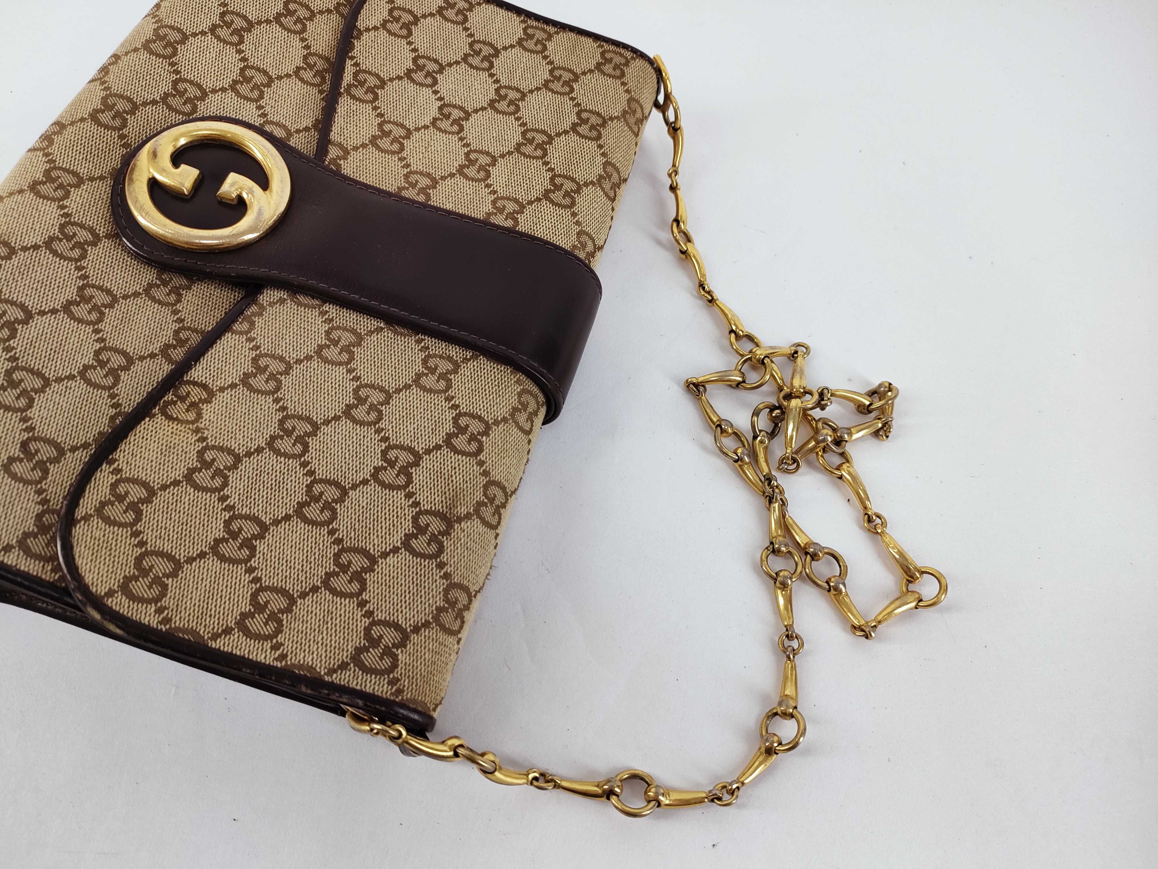 GG Canvas Chain Shoulder Bag — view 3