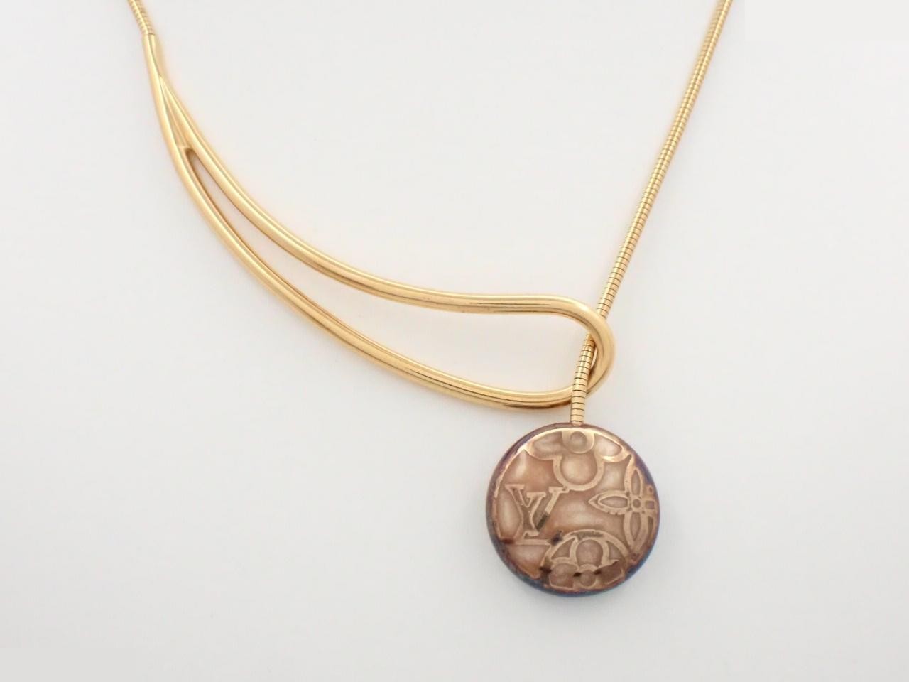 Monogram Flower Celeste Rose, neck circumference approximately 46 cm
