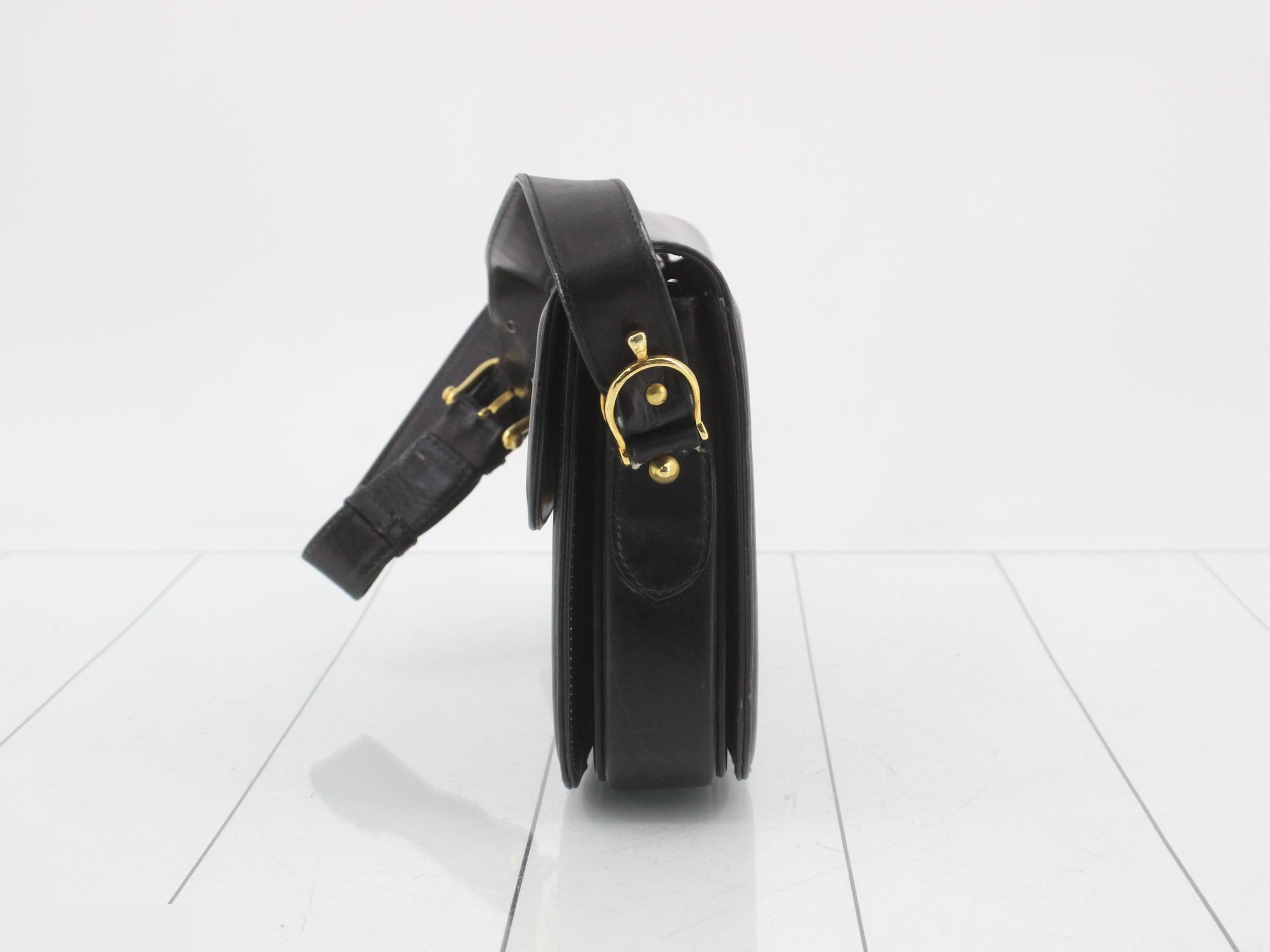 Vintage carriage hardware shoulder bag — view 3