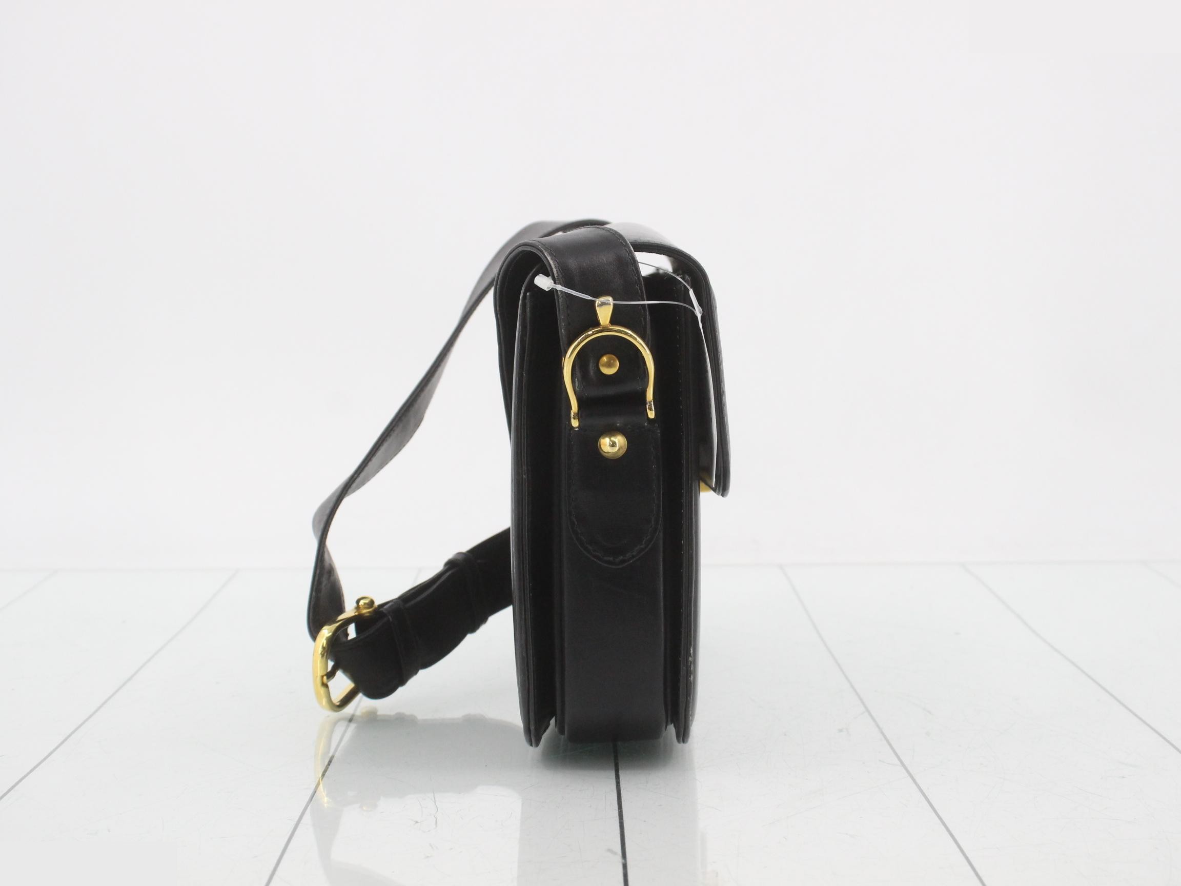 Vintage carriage hardware shoulder bag — view 4