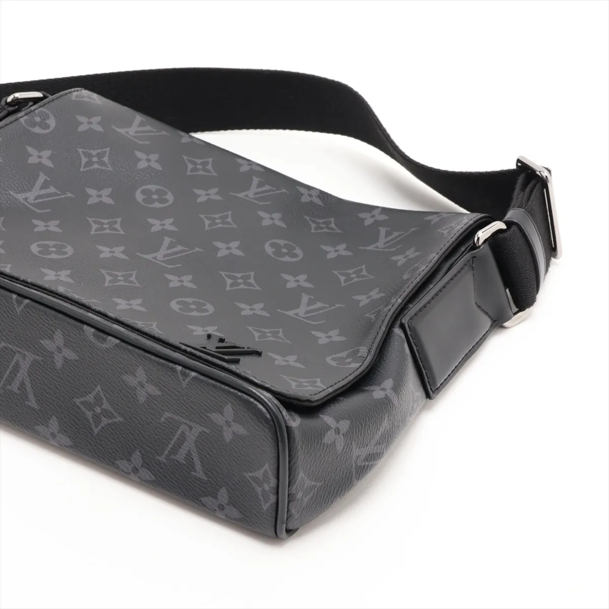 Monogram Eclipse District PMNM M44000 CT1188 Black — view 3