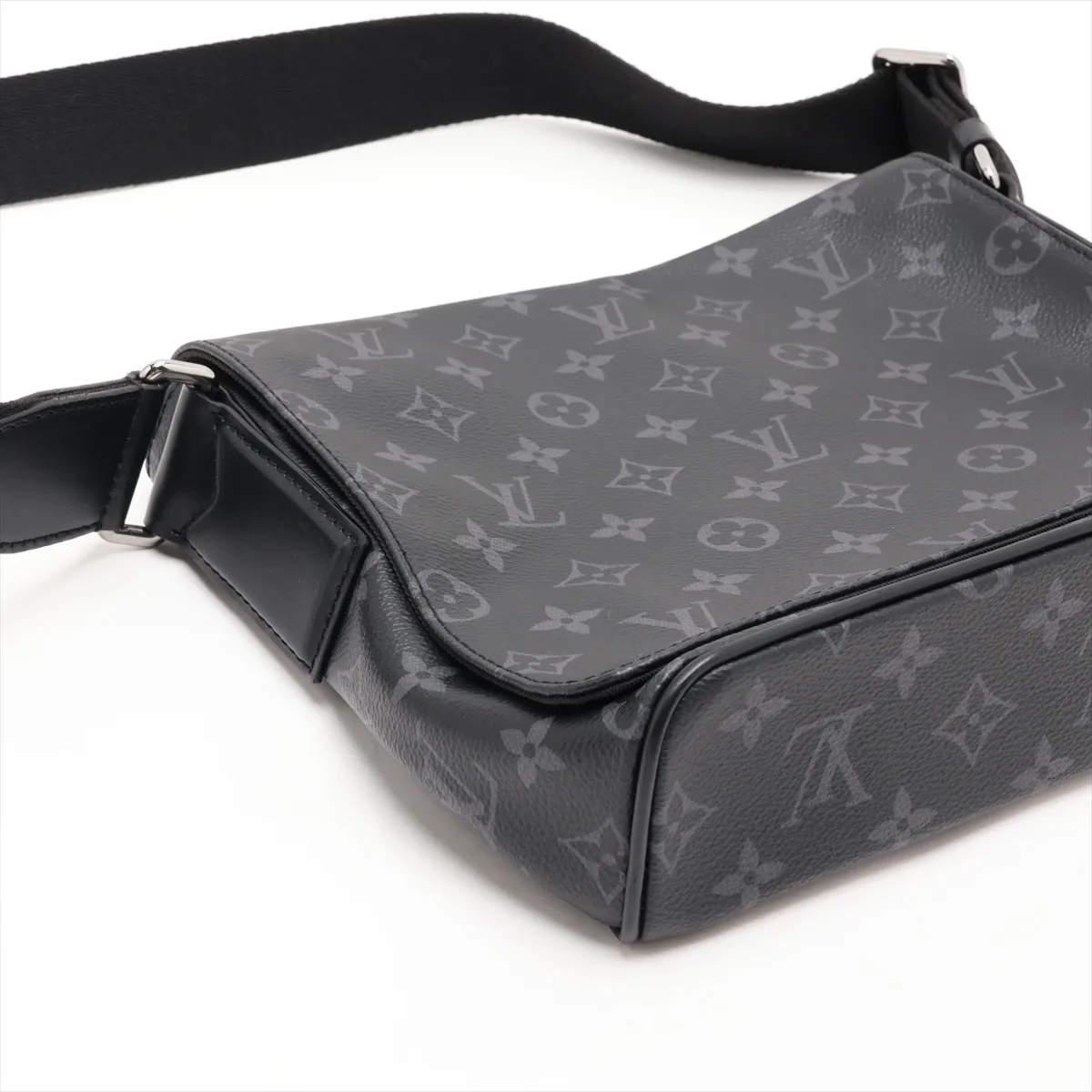 Monogram Eclipse District PMNM M44000 CT1188 Black — view 4