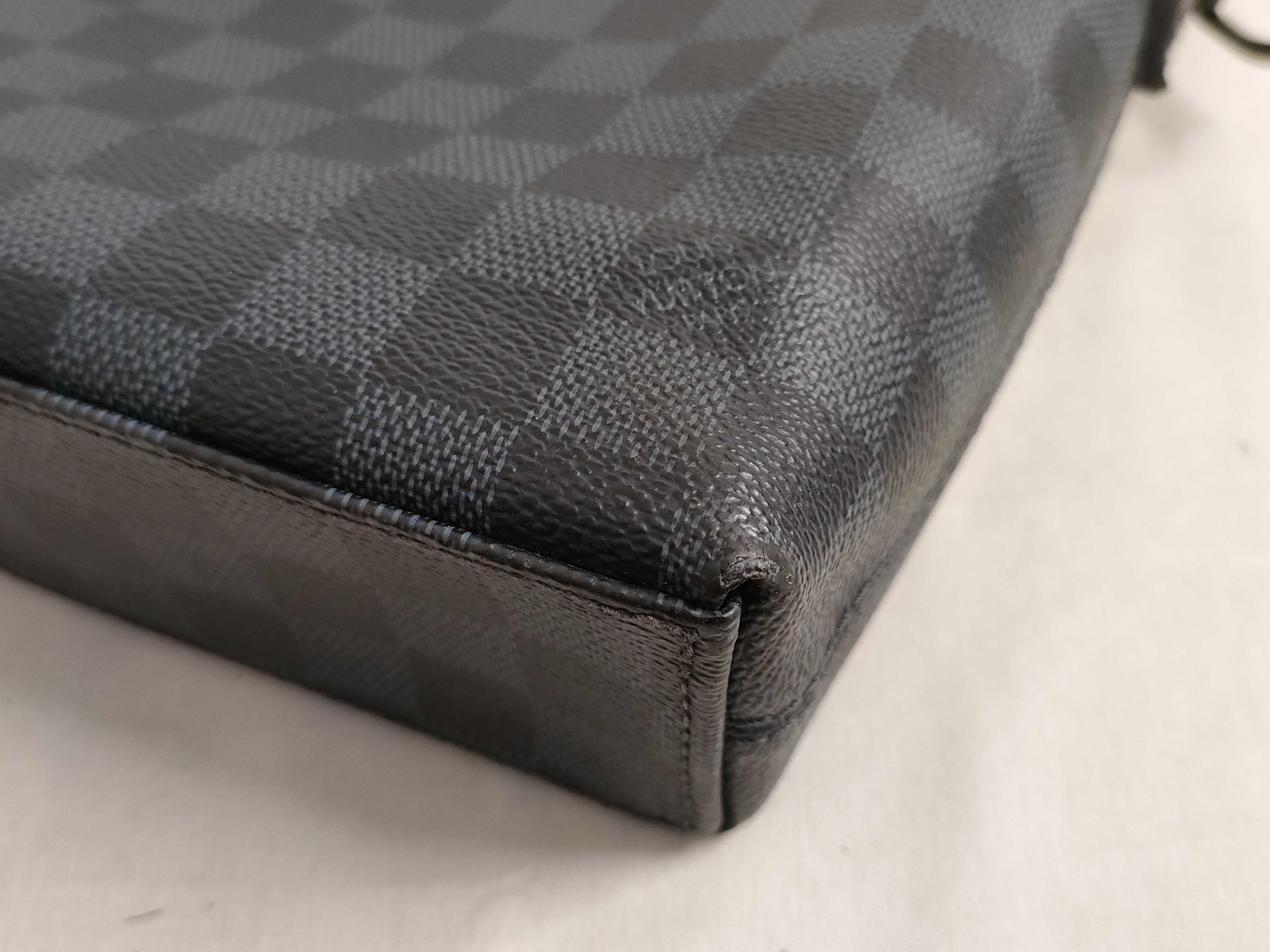 Damier Graphite Louis Vuitton Handbag — view 6