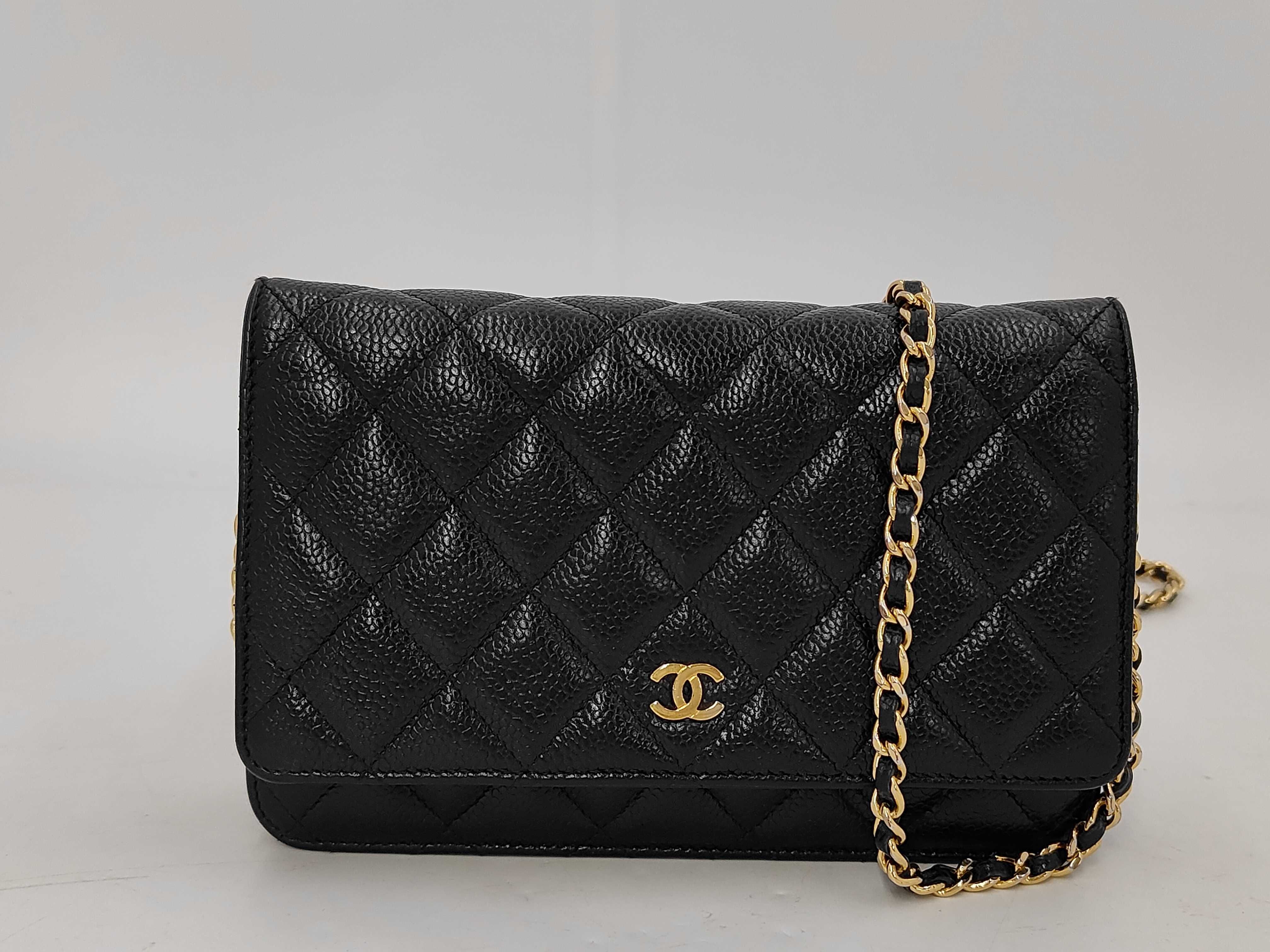 Chain Wallet Matelassé Caviar Leather Black Serial Number 29 Shoulder Bag