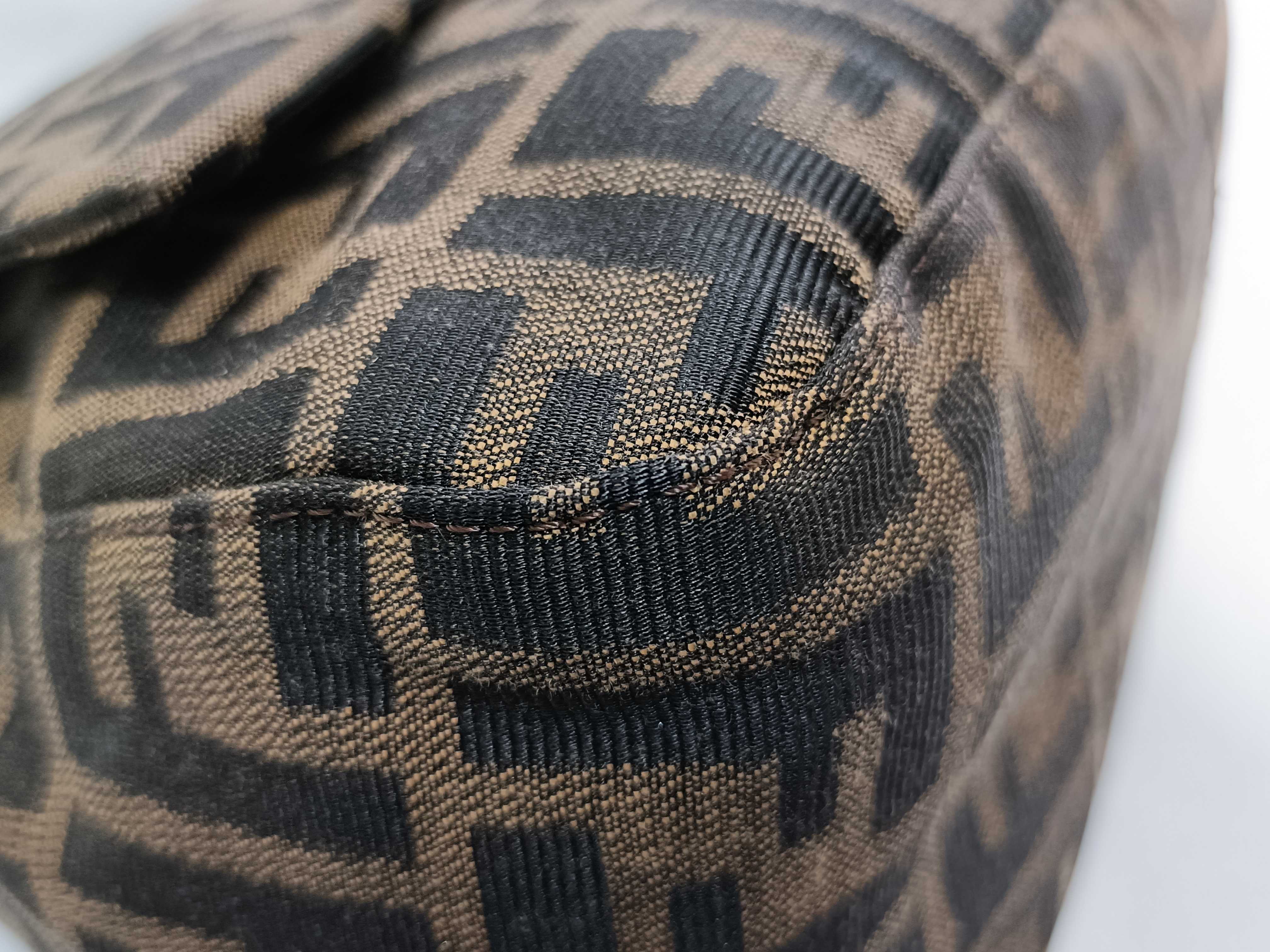 handbag — view 4