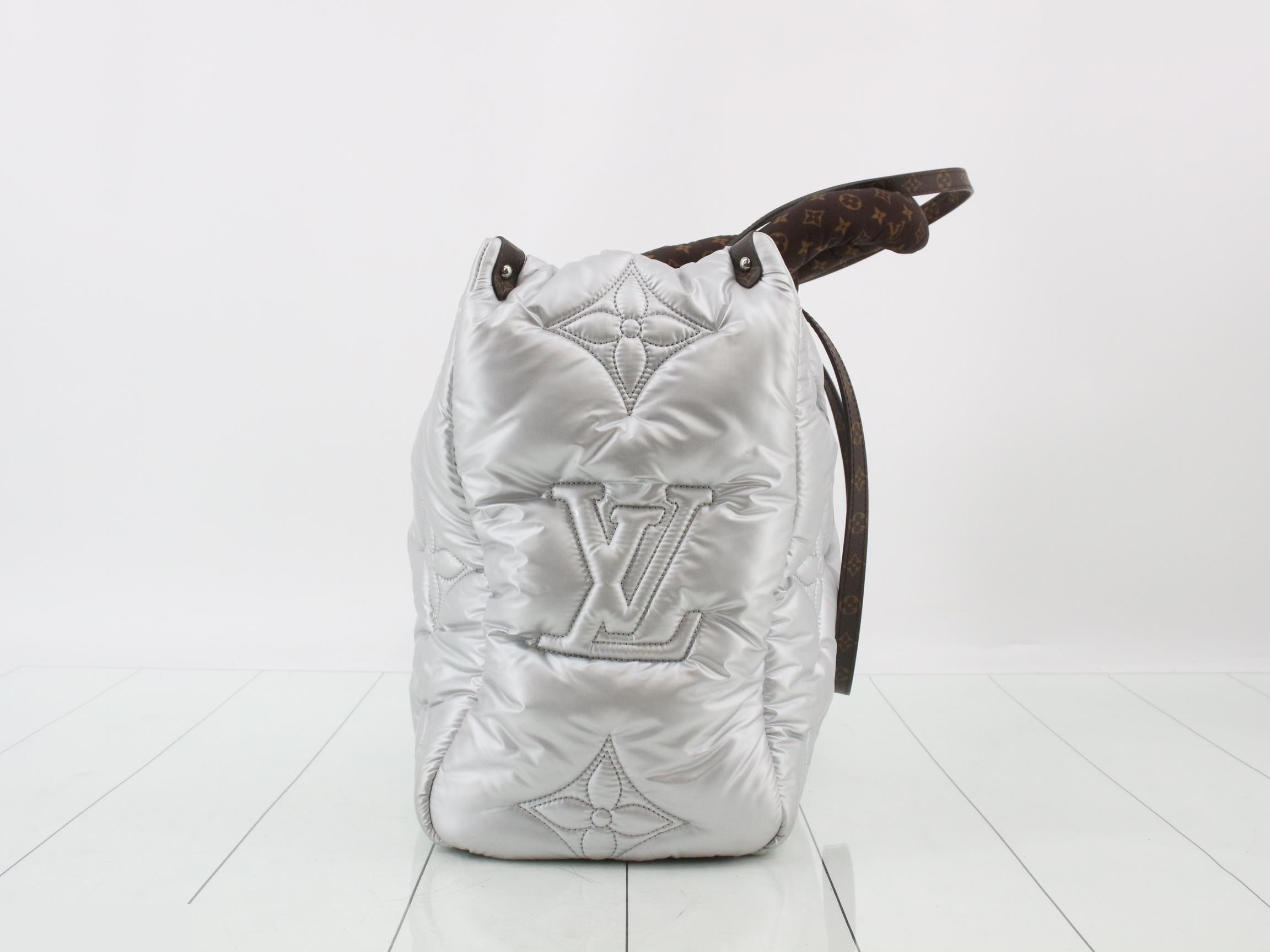 LV Pillow OnTheGo GM — view 3