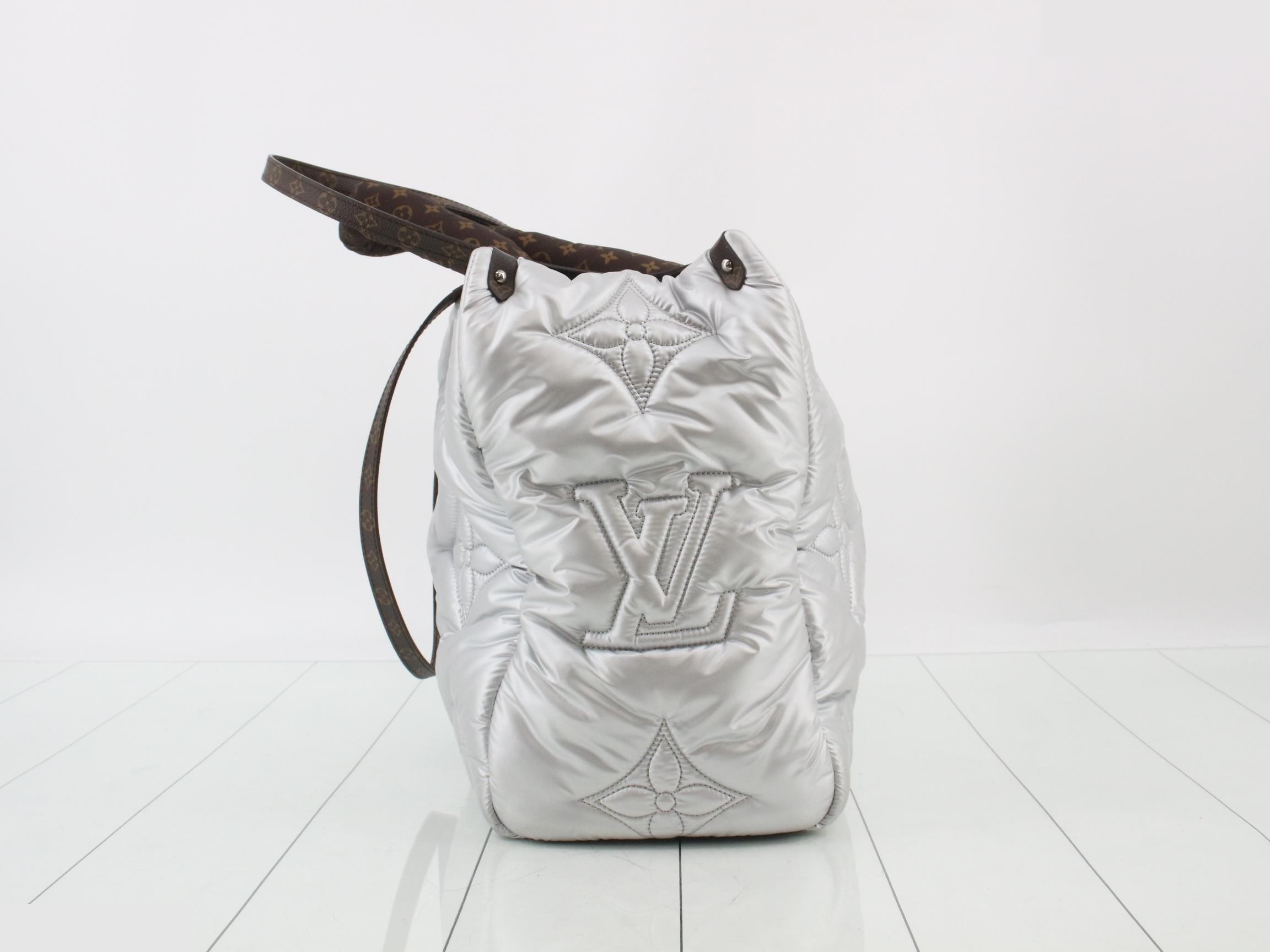 LV Pillow OnTheGo GM — view 4