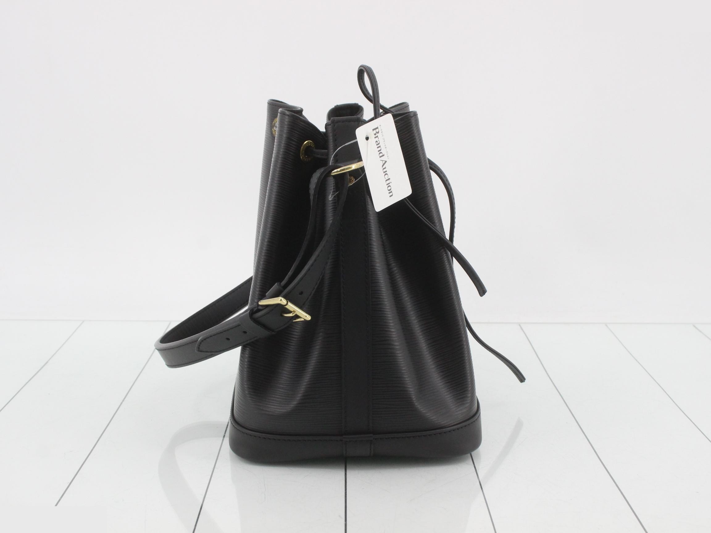 Petit Noé Noir Epi Shoulder Bag 366 — view 4