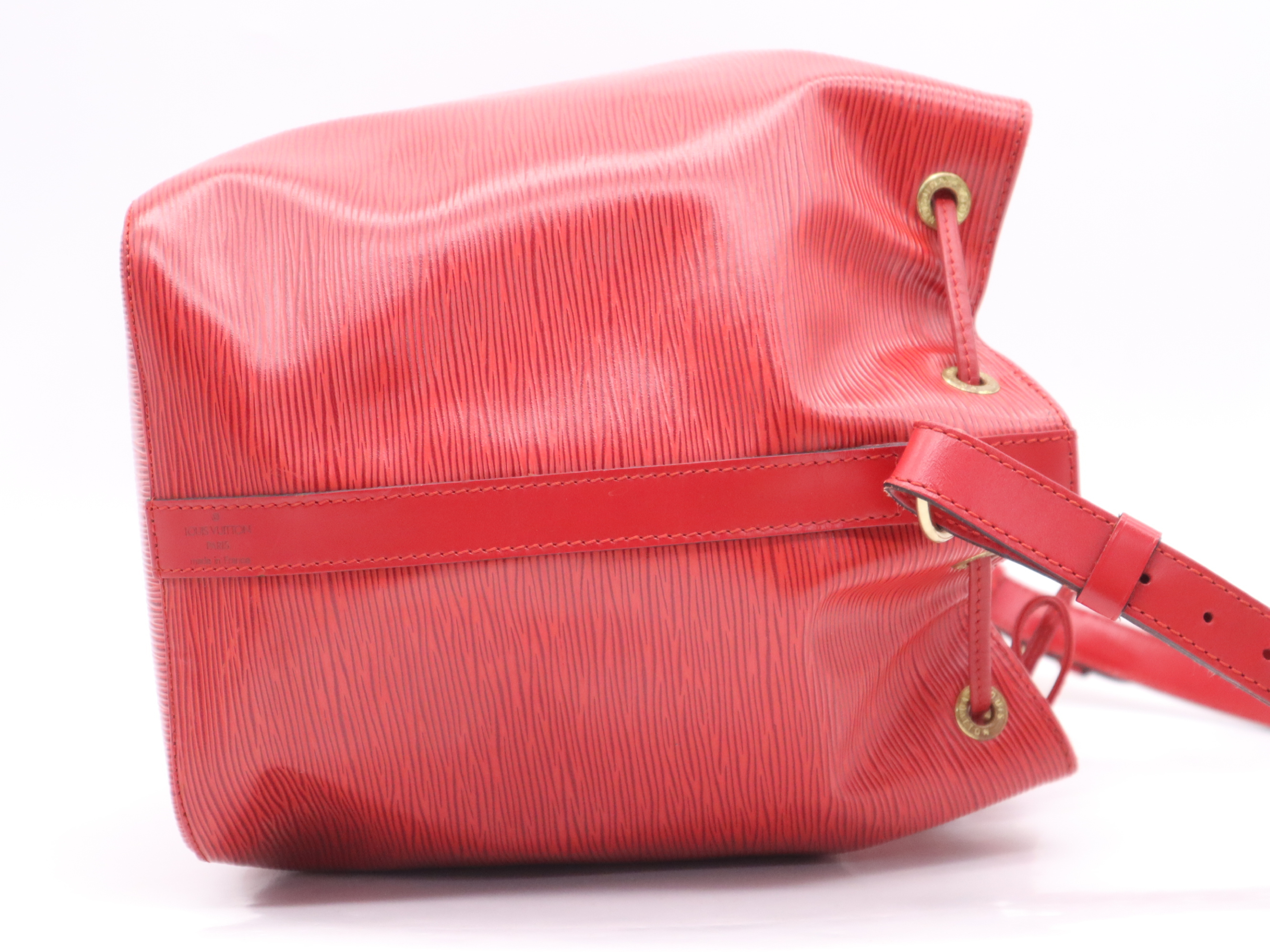 M44107 Epi Petit Noe Castilian Red Shoulder Bag — view 5
