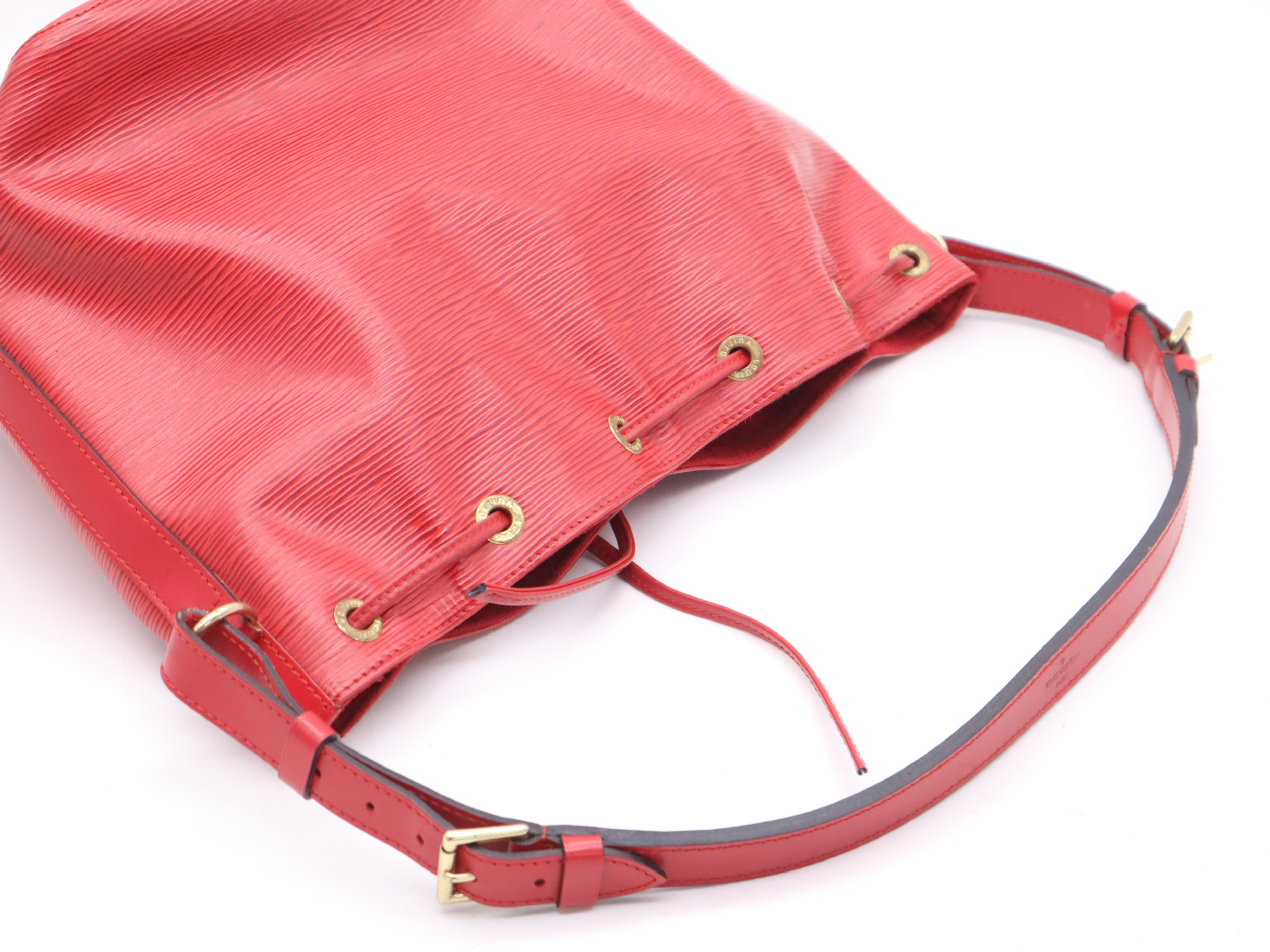 M44107 Epi Petit Noe Castilian Red Shoulder Bag — view 6