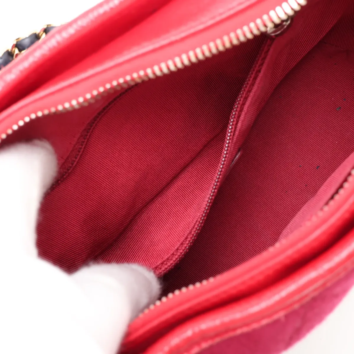Gabrielle de Chanel Wool x Vintage Calf Chain Shoulder Bag, Red x Navy, Gold x Silver Hardware, 24559315, Serial Number 24 — view 7
