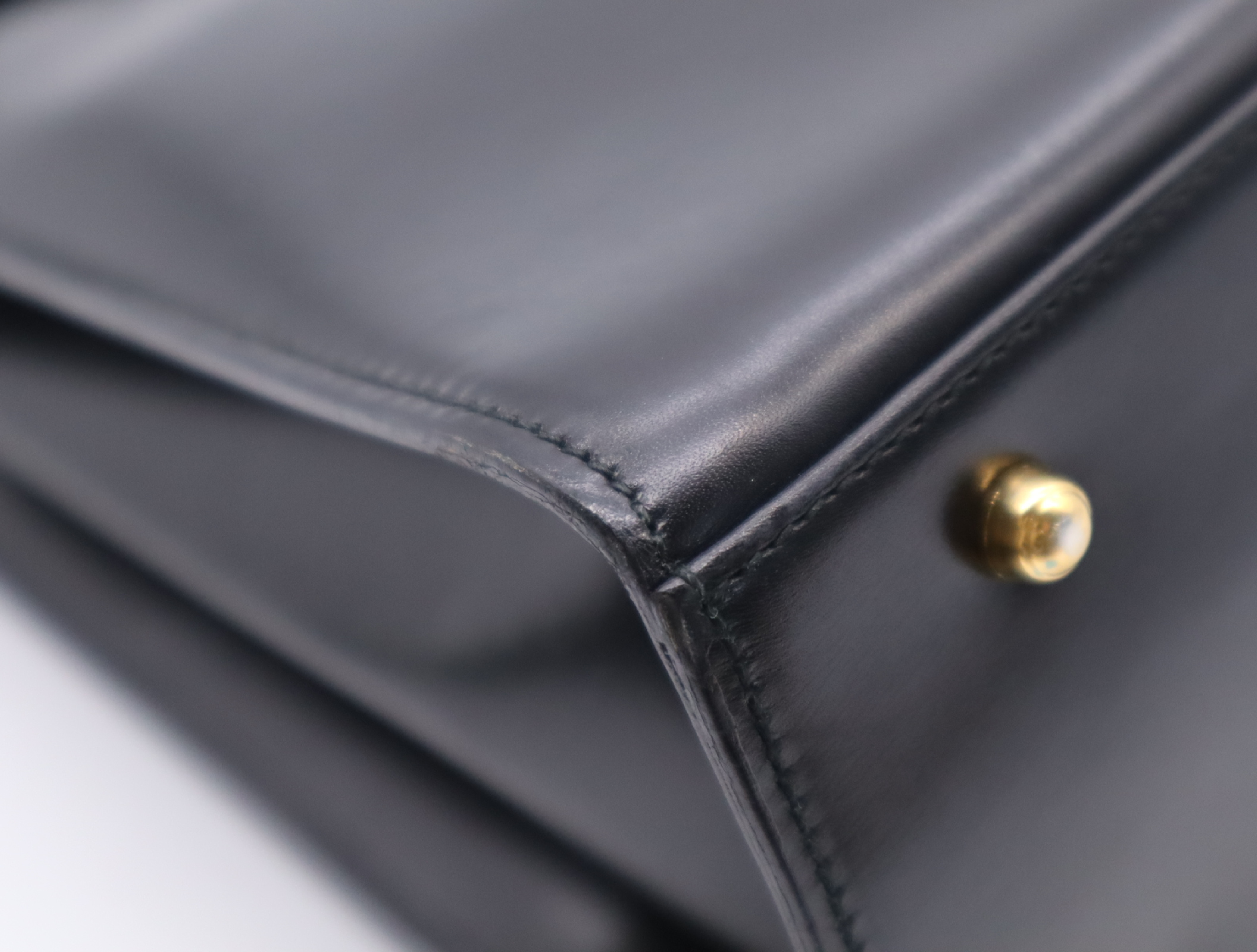 000.26.0258 Leather Lady Lock Handbag, Black with Gold Hardware, Includes Clochette and 2 Keys. — view 6