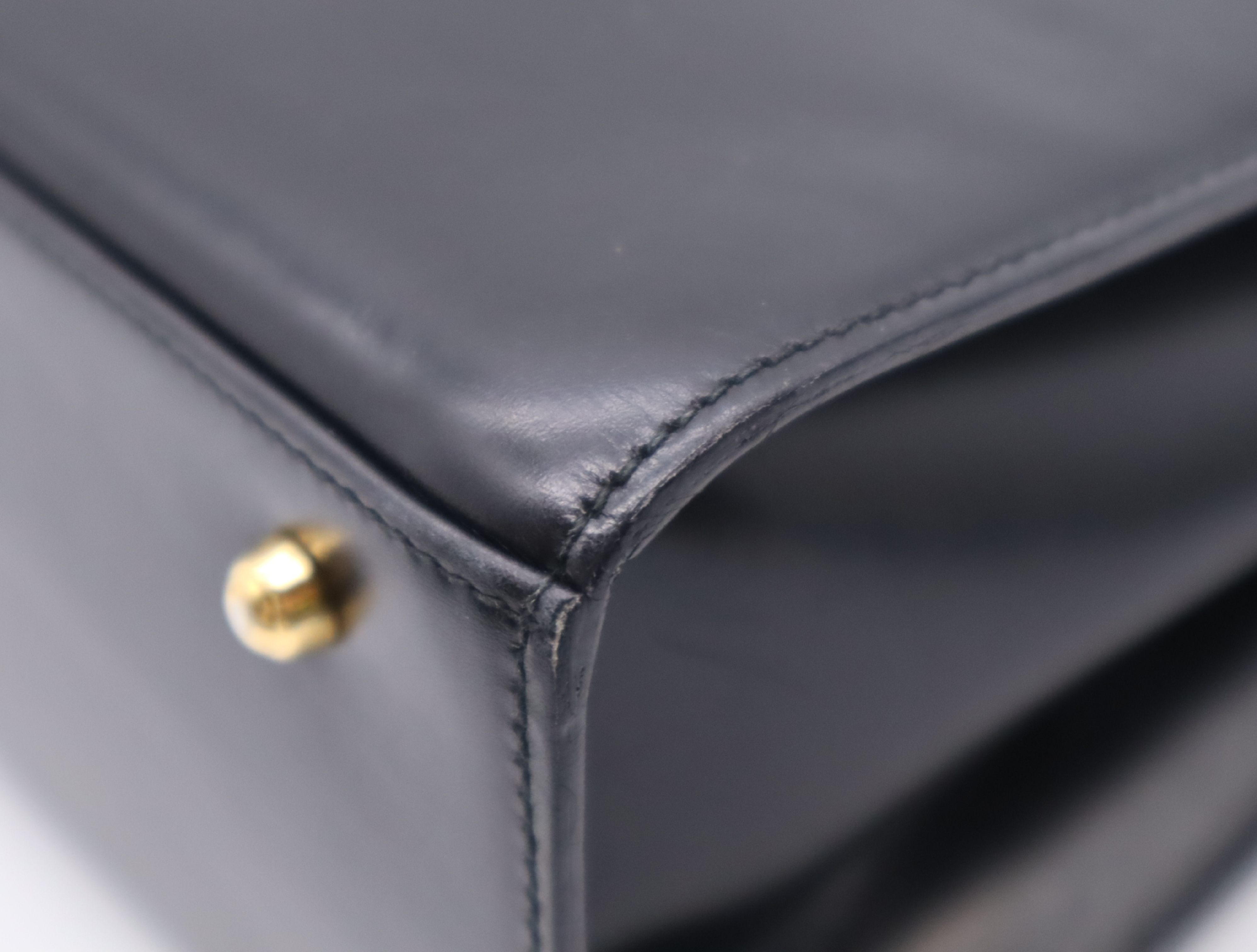 000.26.0258 Leather Lady Lock Handbag, Black with Gold Hardware, Includes Clochette and 2 Keys. — view 7