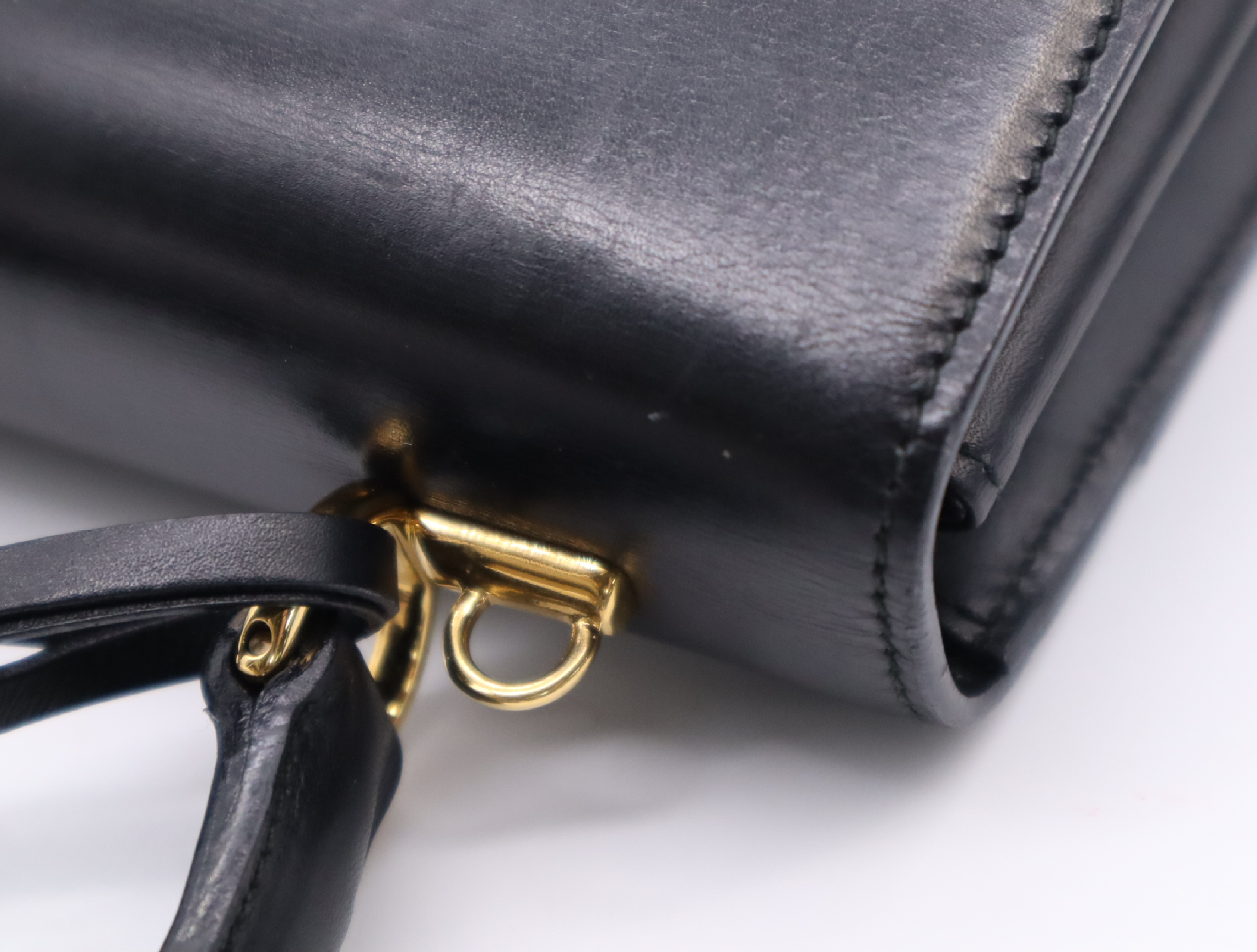 000.26.0258 Leather Lady Lock Handbag, Black with Gold Hardware, Includes Clochette and 2 Keys. — view 9