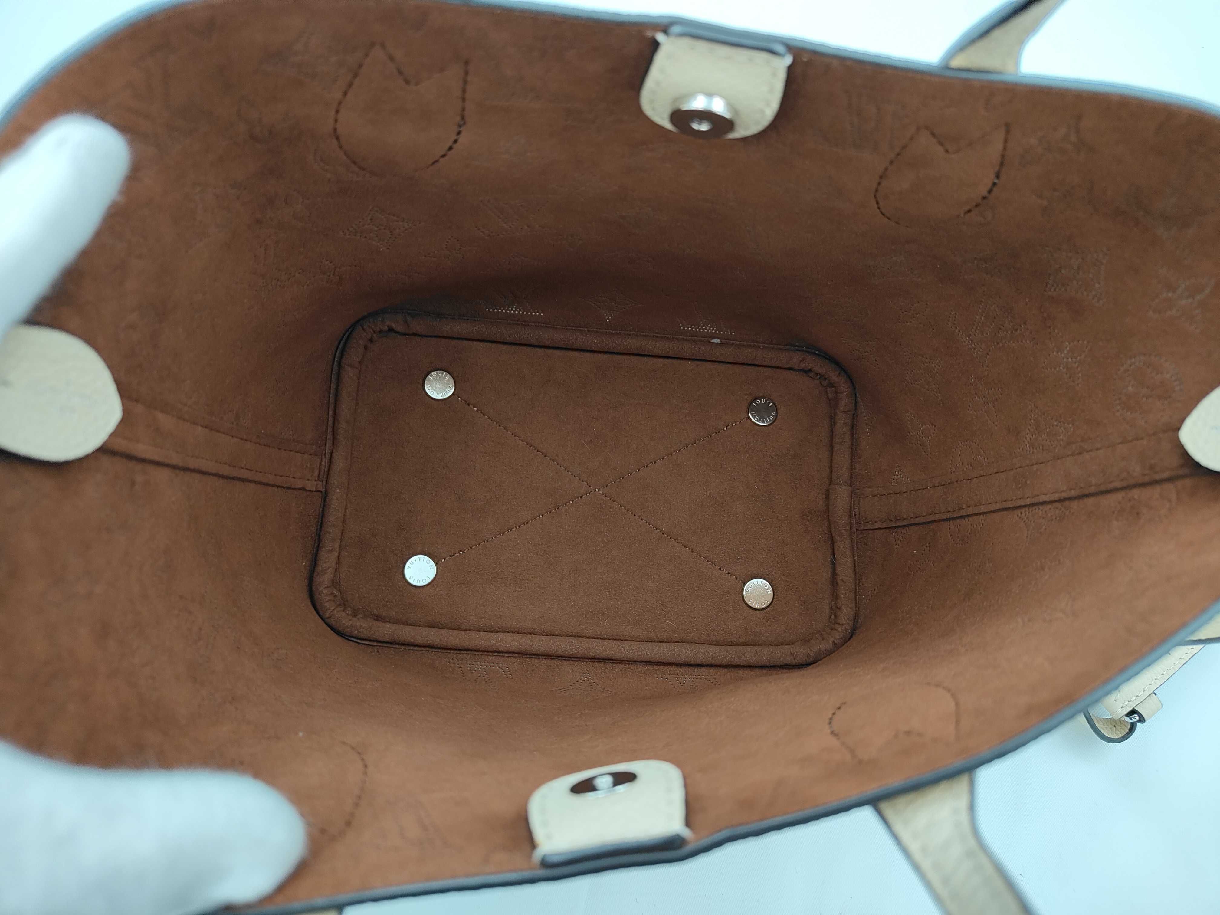 M21909 Blossom PM Mahina Shoulder Bag — view 10