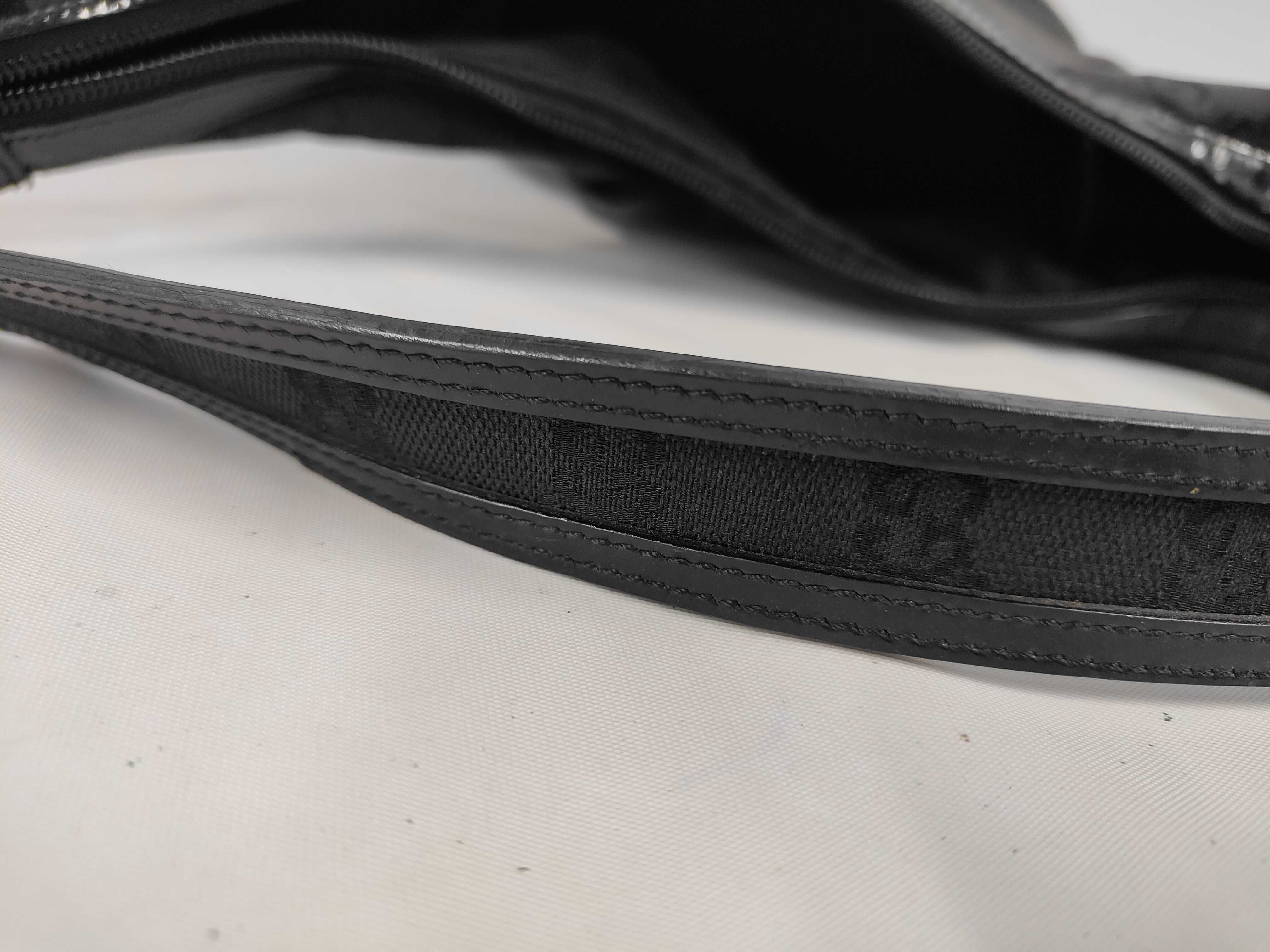 GG Canvas One-Shoulder Bag, Black Shoulder Bag — view 5