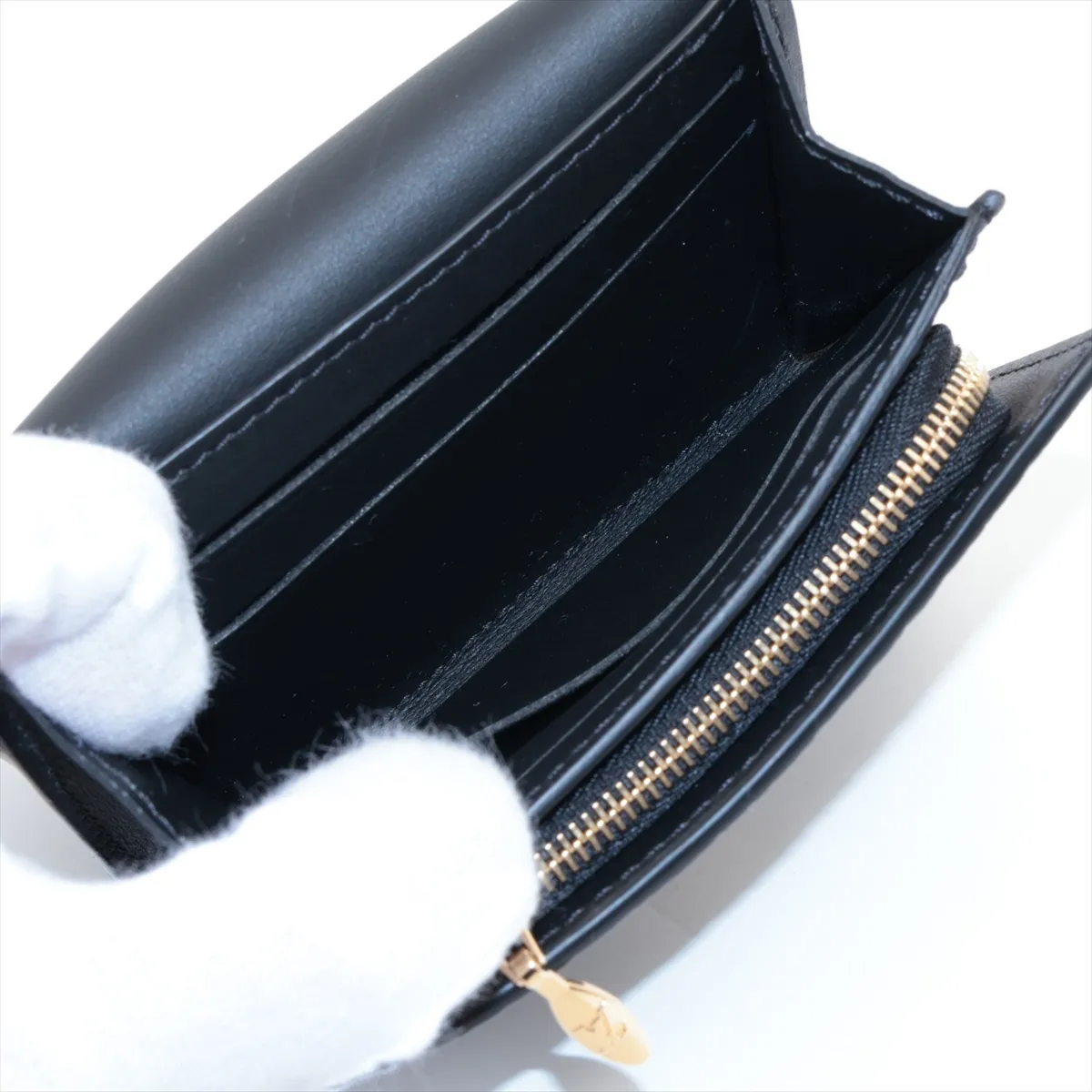 Taurillon Portefeuille Capucines Tiny M12149 Black Compact Wallet (RFID detected) — view 3