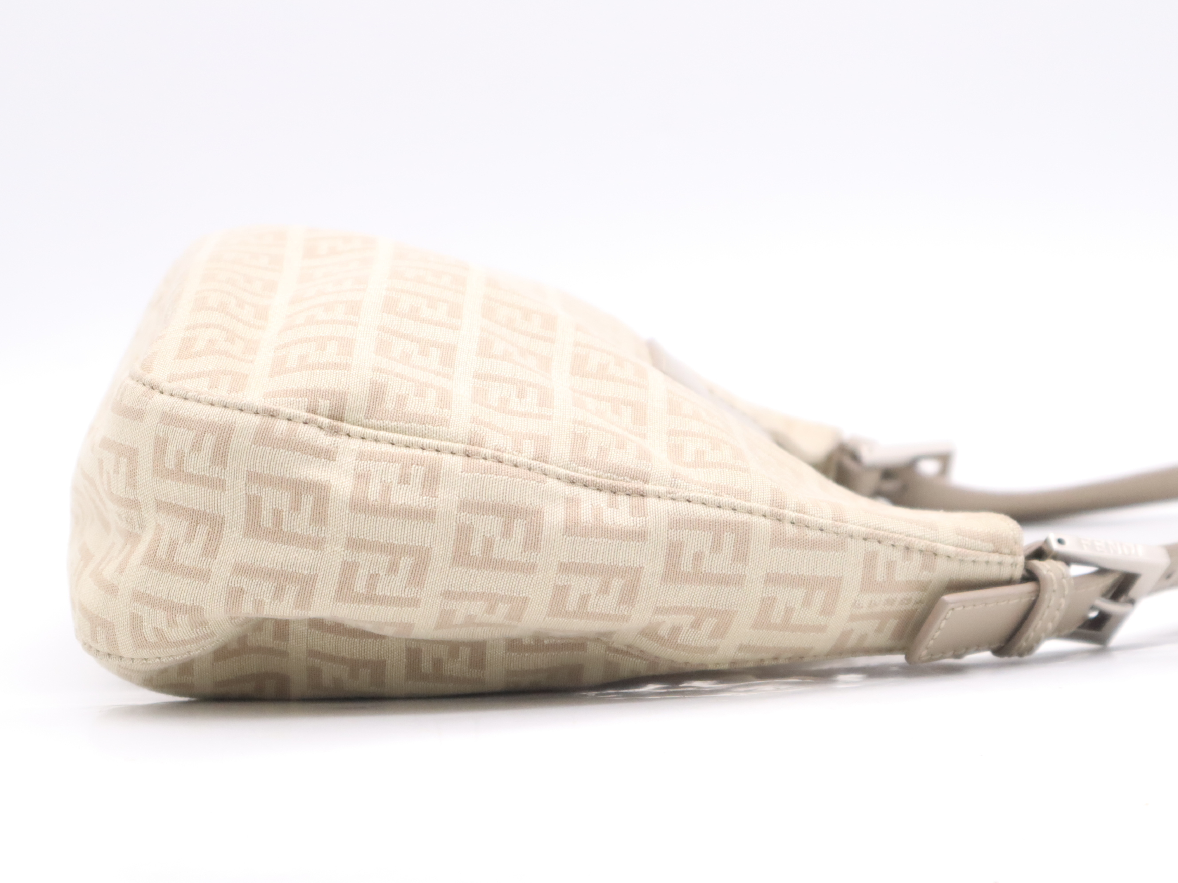 Canvas x Leather Zucchino Mamma Bucket White Silver Hardware Shoulder Bag — view 5