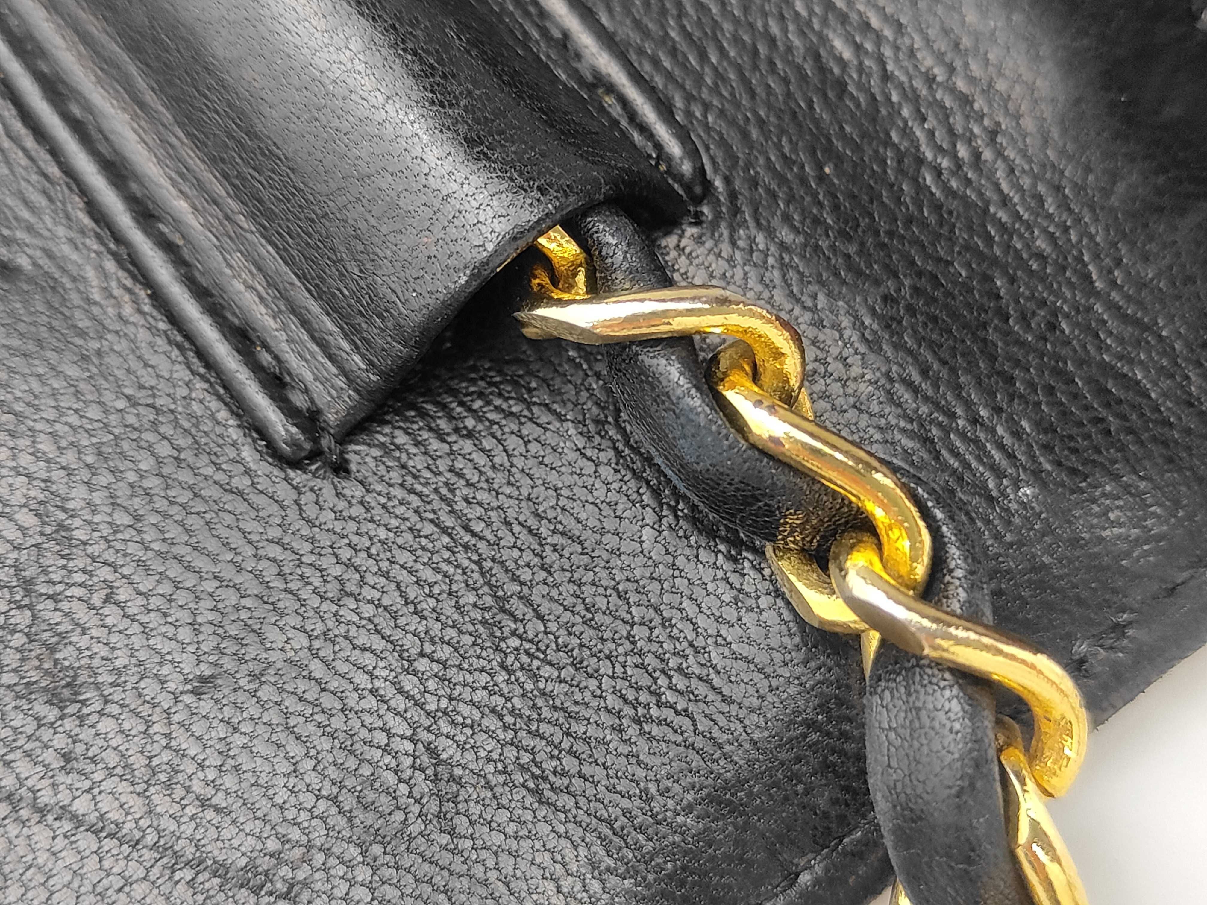 Matelassé Push Black Shoulder Bag — view 5