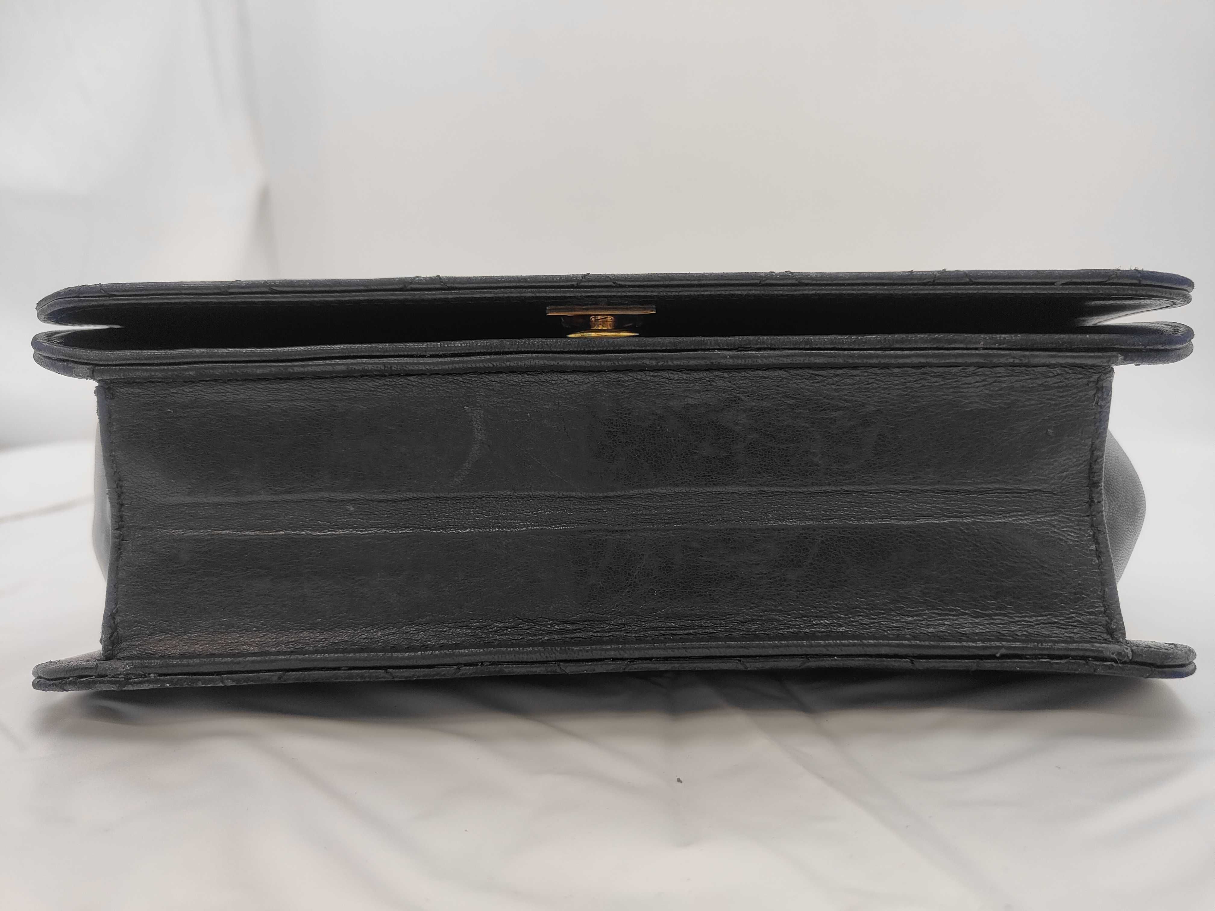 Matelassé Push Black Shoulder Bag — view 7
