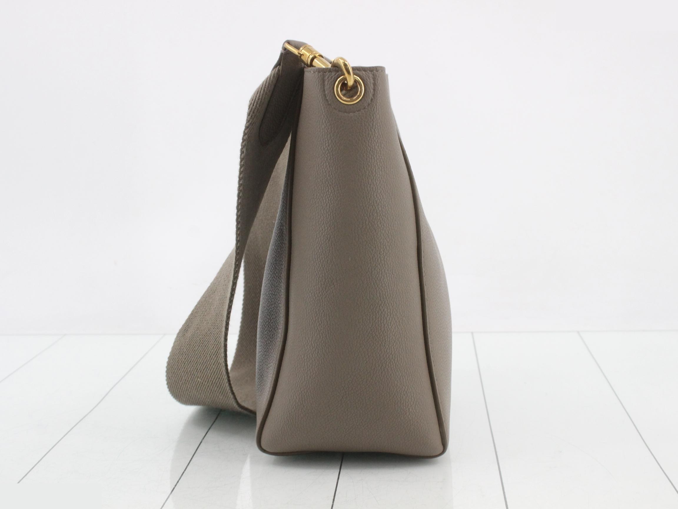 Sangle Bucket Small Shoulder Bag — view 3
