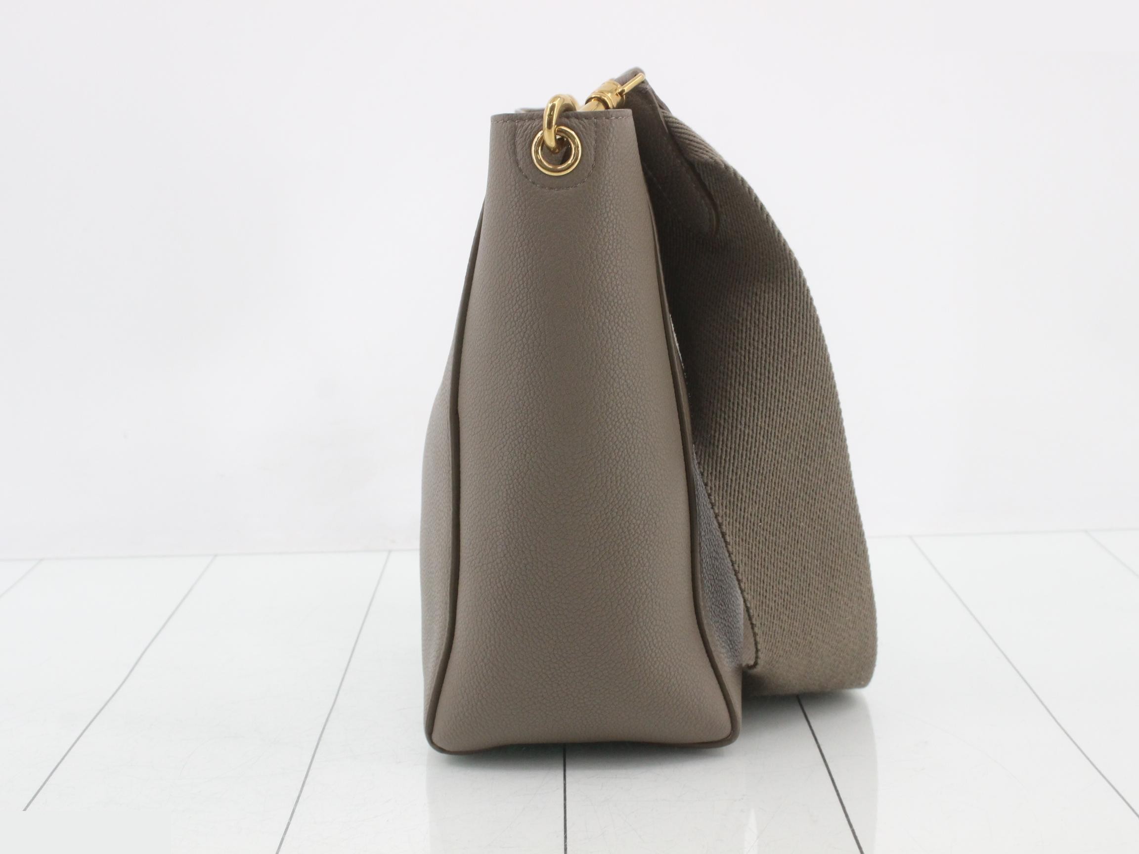 Sangle Bucket Small Shoulder Bag — view 4