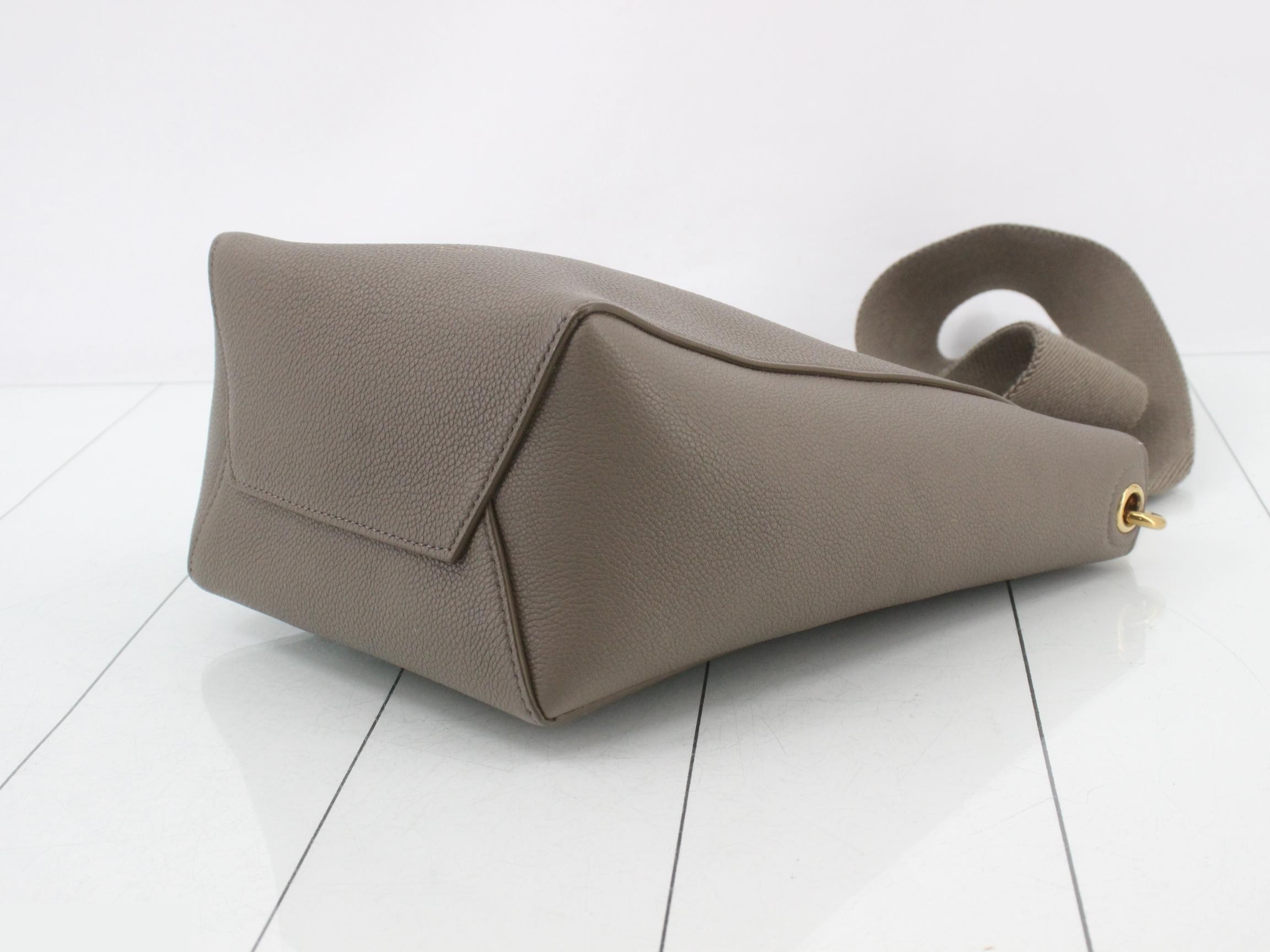 Sangle Bucket Small Shoulder Bag — view 6