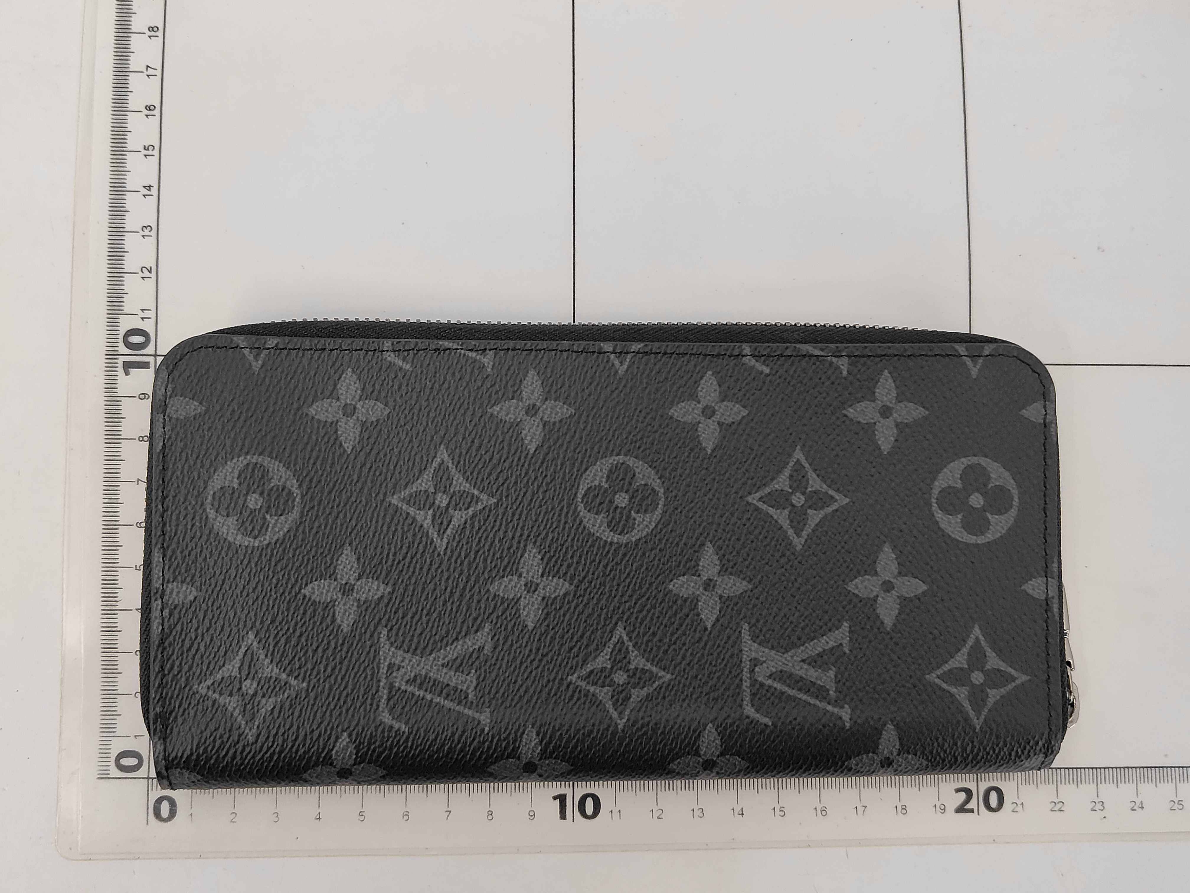M62295 RFID verified Eclipse Zippy Wallet Vertical Bag — view 2