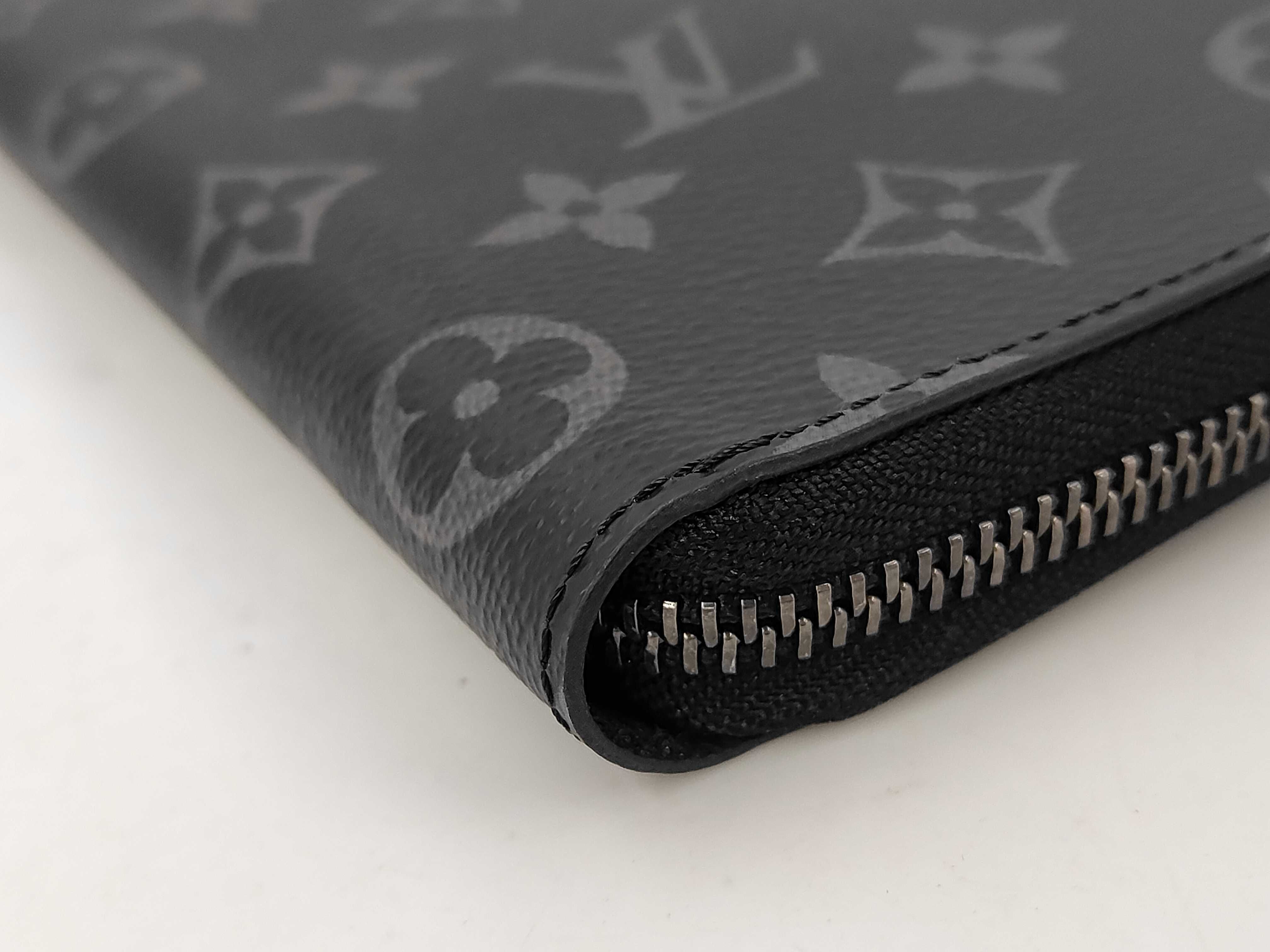 M62295 RFID verified Eclipse Zippy Wallet Vertical Bag — view 4