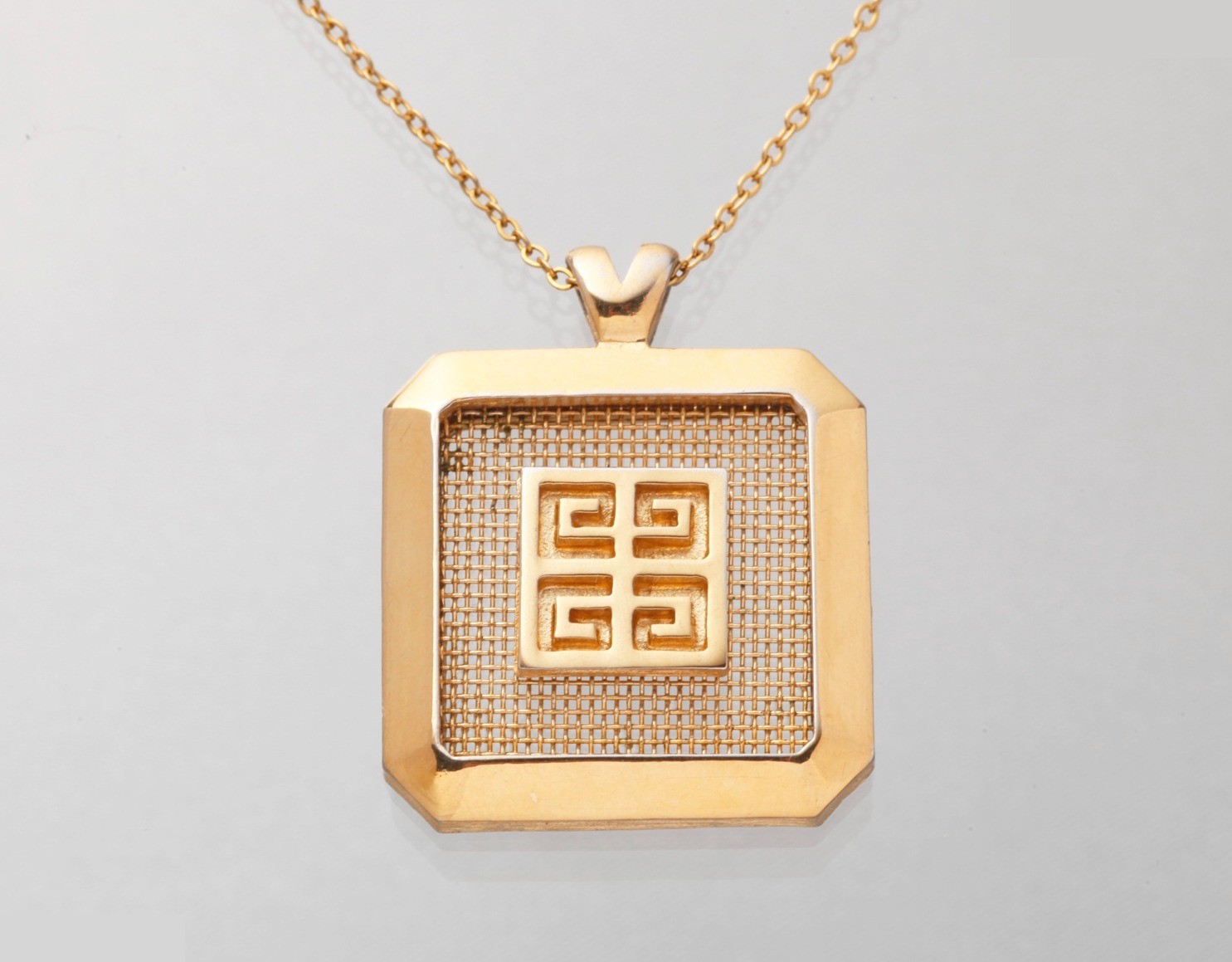 Other lines: Precious metals, necklaces, pendants, chain approximately 44cm