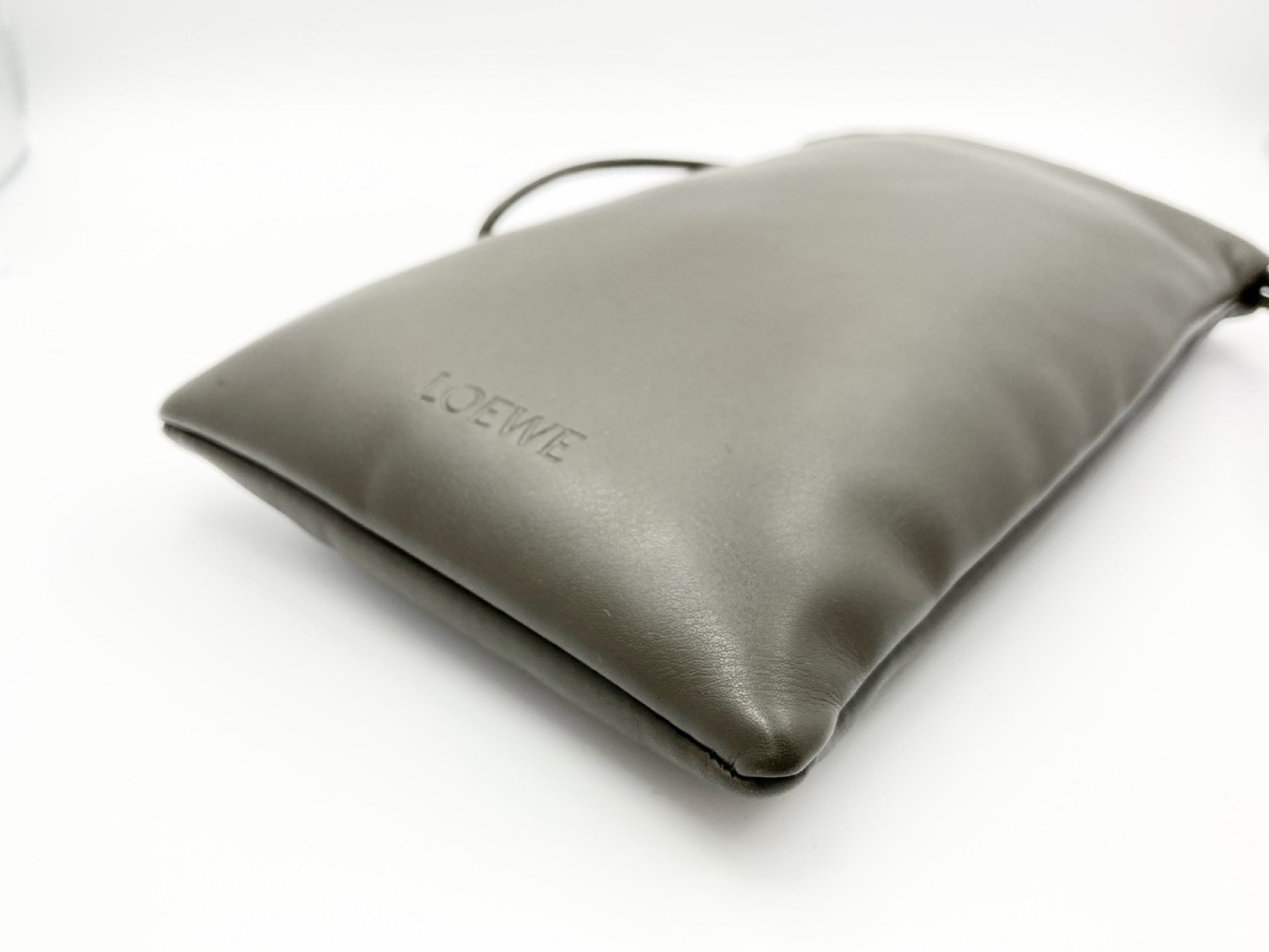 logo drawstring puffer leather pouch, smartphone pouch, phone holder pouch. — view 3