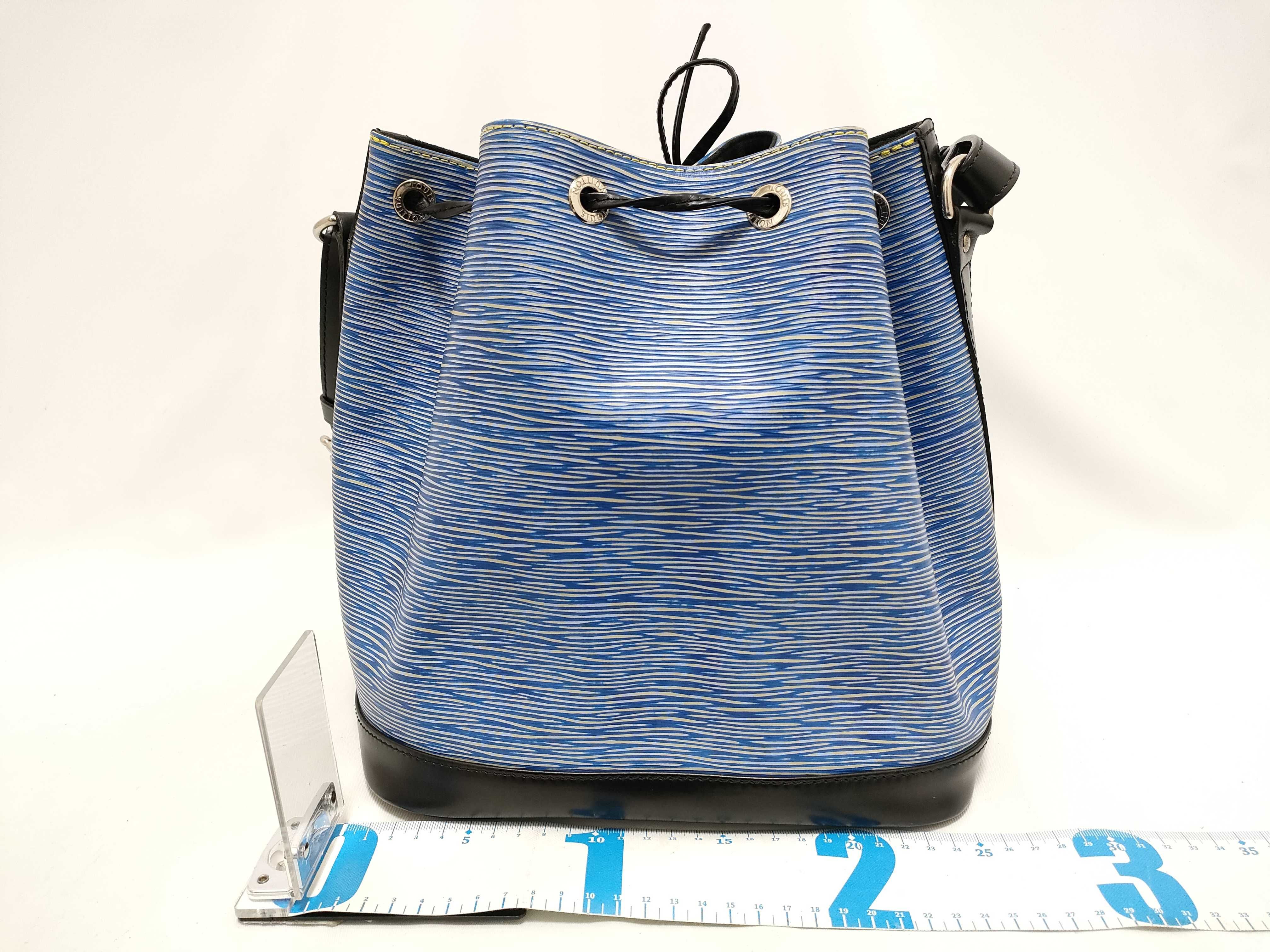 Epi Leather Petit Noé M54636 SA0127 Blue Shoulder Bag — view 2
