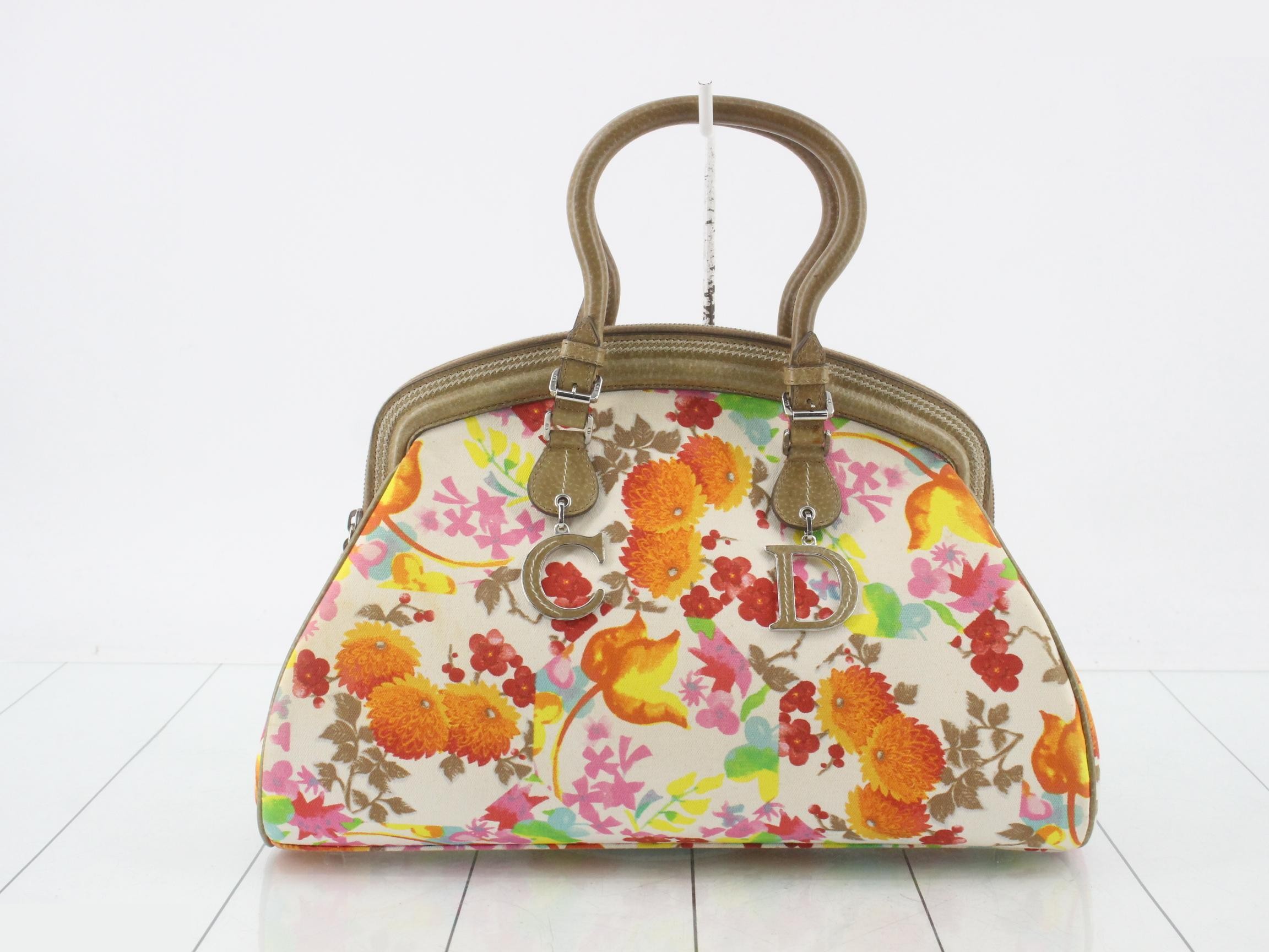 Flower Detective Shoulder Bag