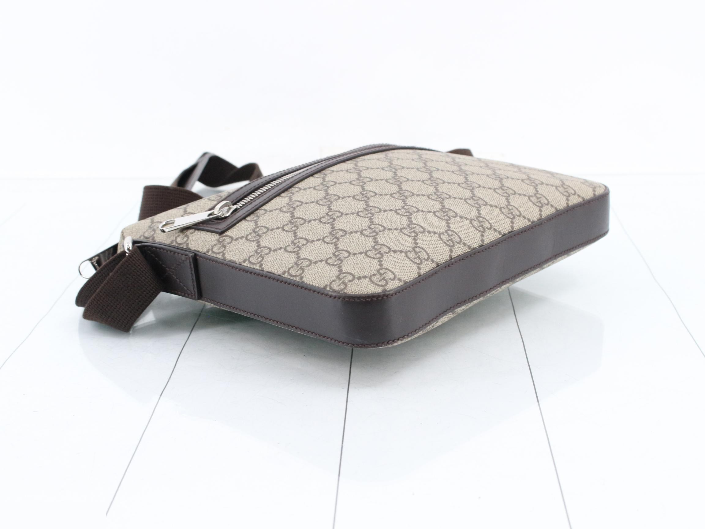 GG Supreme Shoulder Bag — view 5
