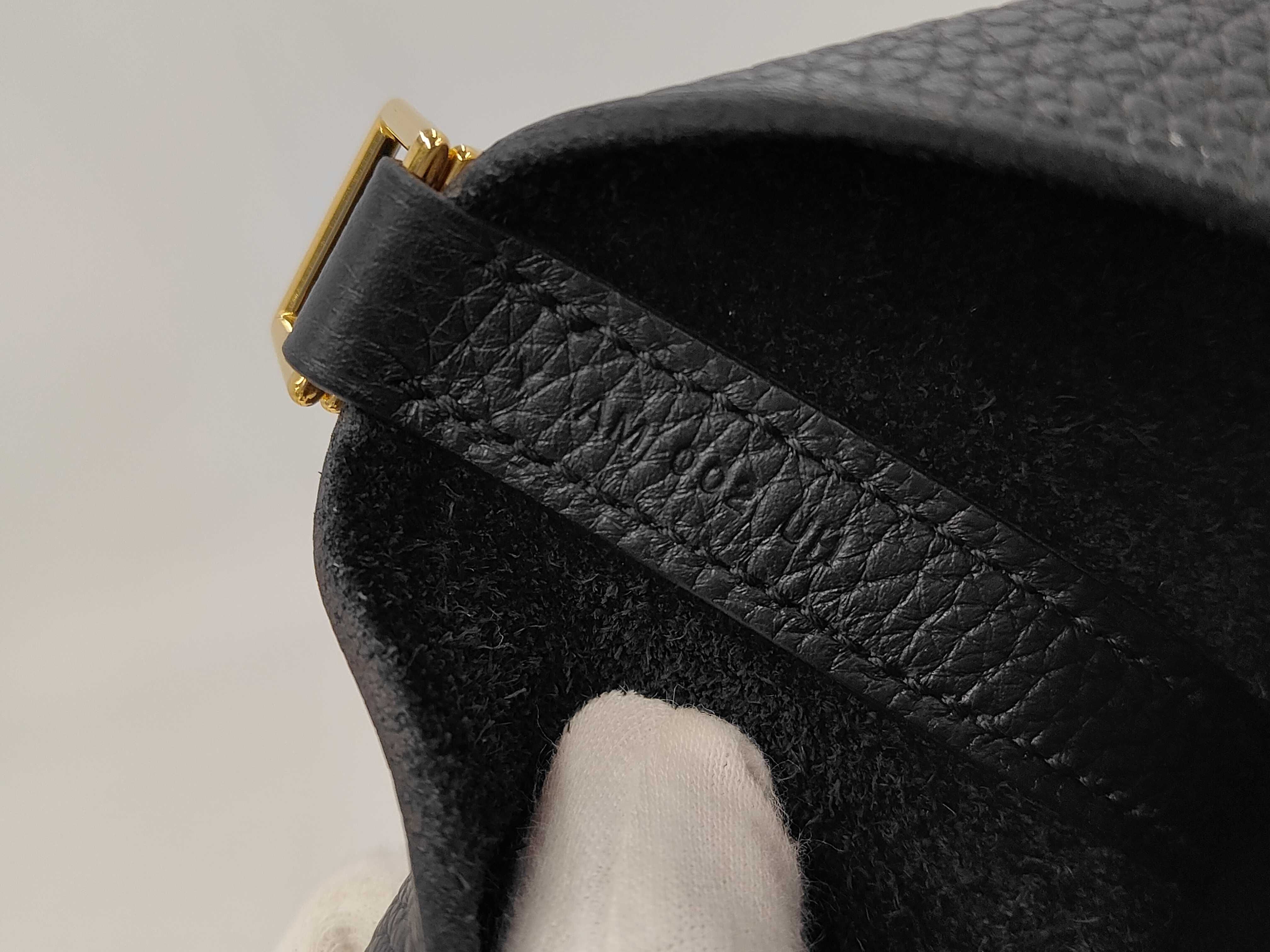 Picotin Lock MM Leather Handbag (Y stamp) — view 11
