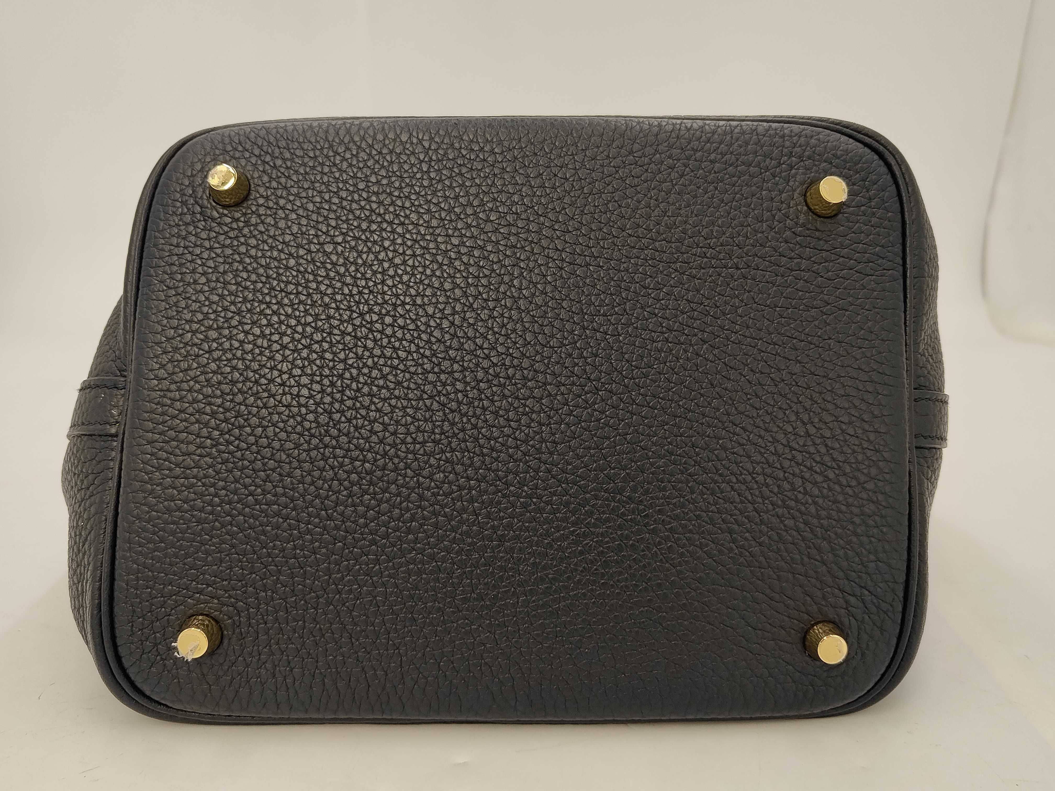 Picotin Lock MM Leather Handbag (Y stamp) — view 7